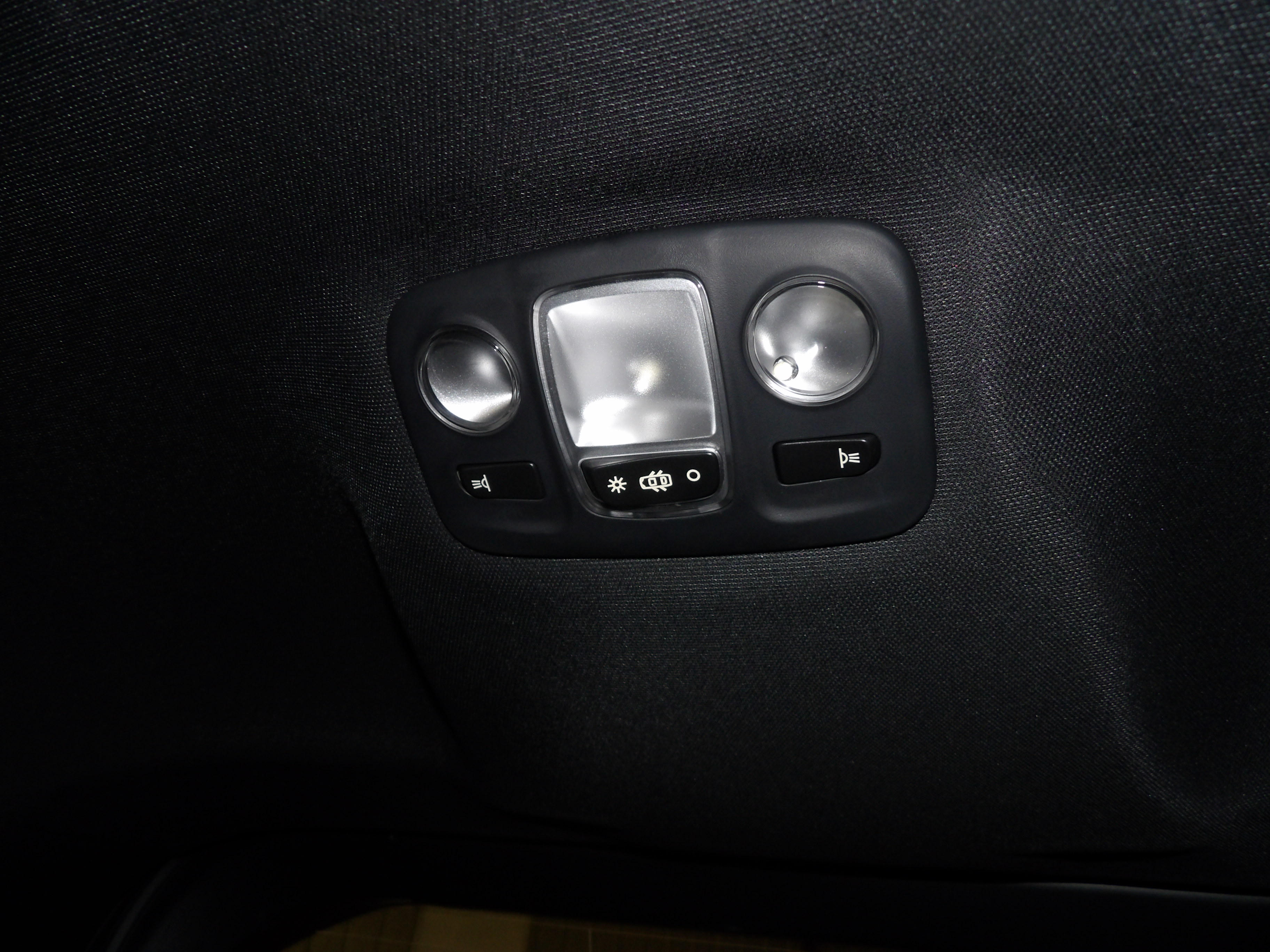 Photo 40 du véhicule PEUGEOT 5008