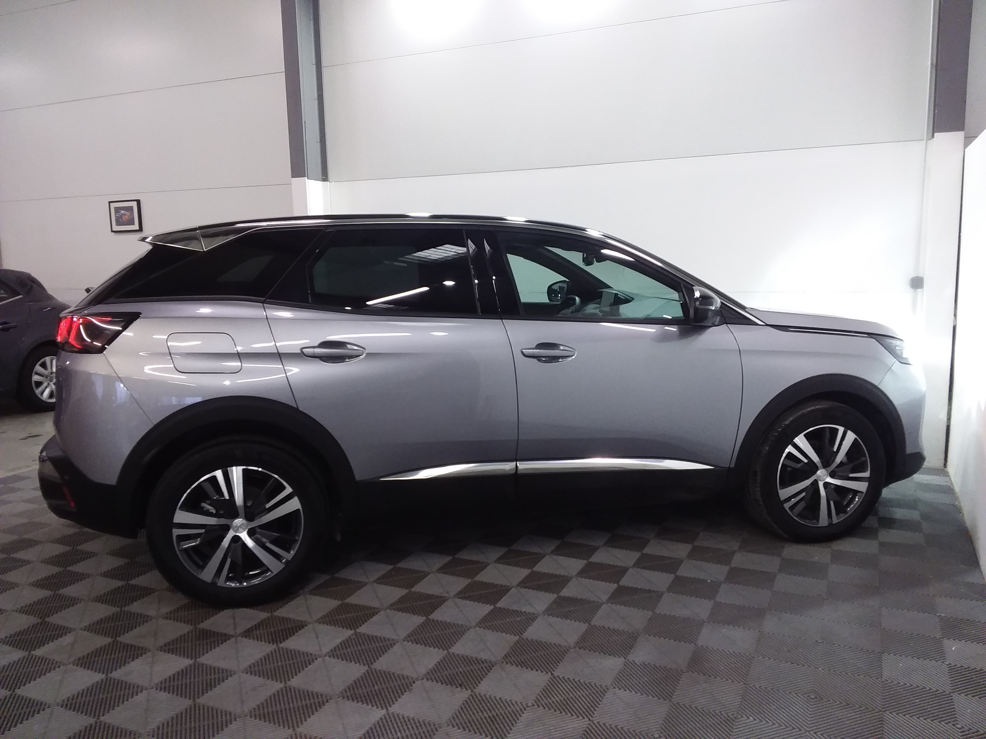 Photo 33 du véhicule PEUGEOT 3008