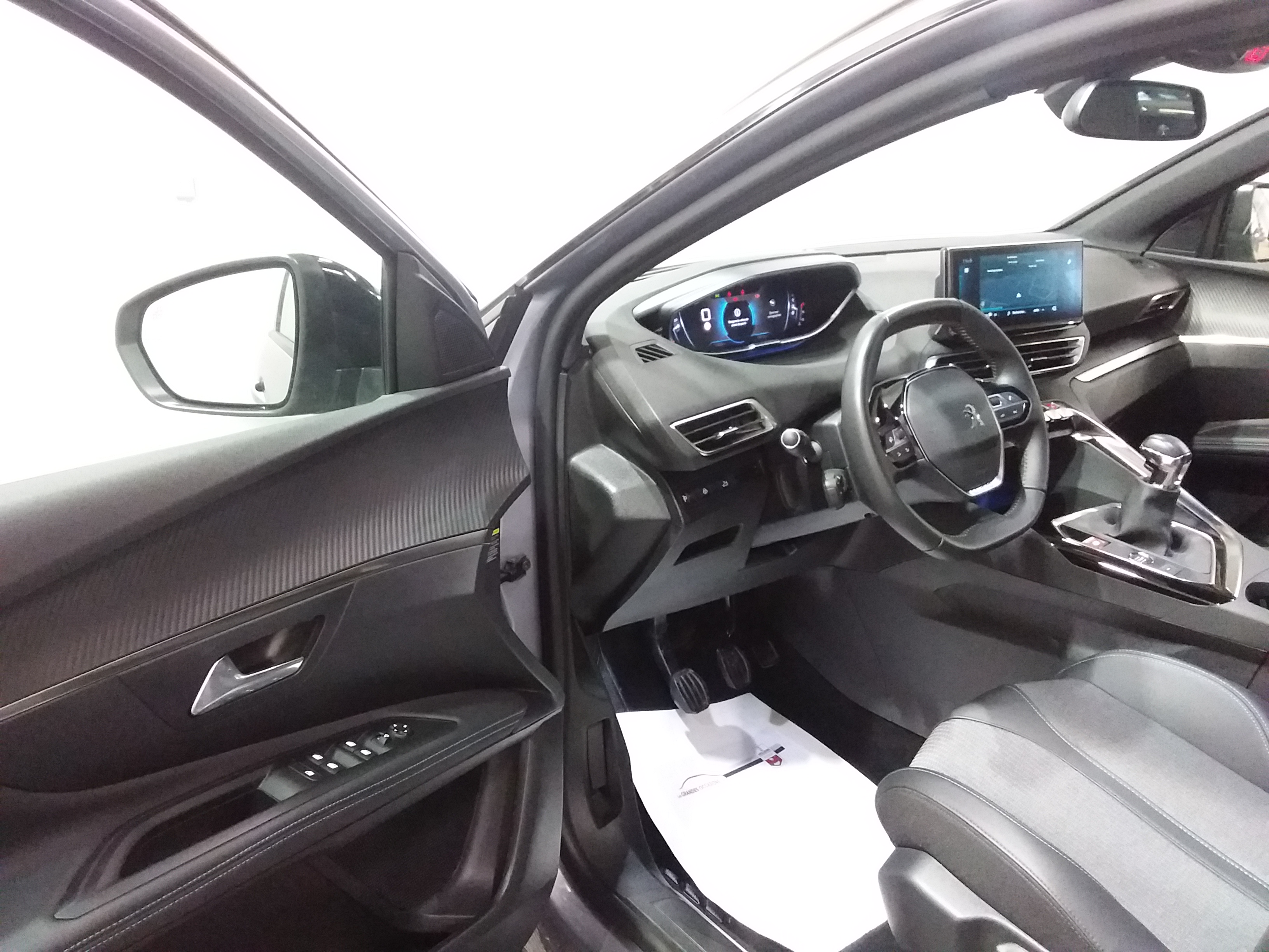 Photo 12 du véhicule PEUGEOT 3008
