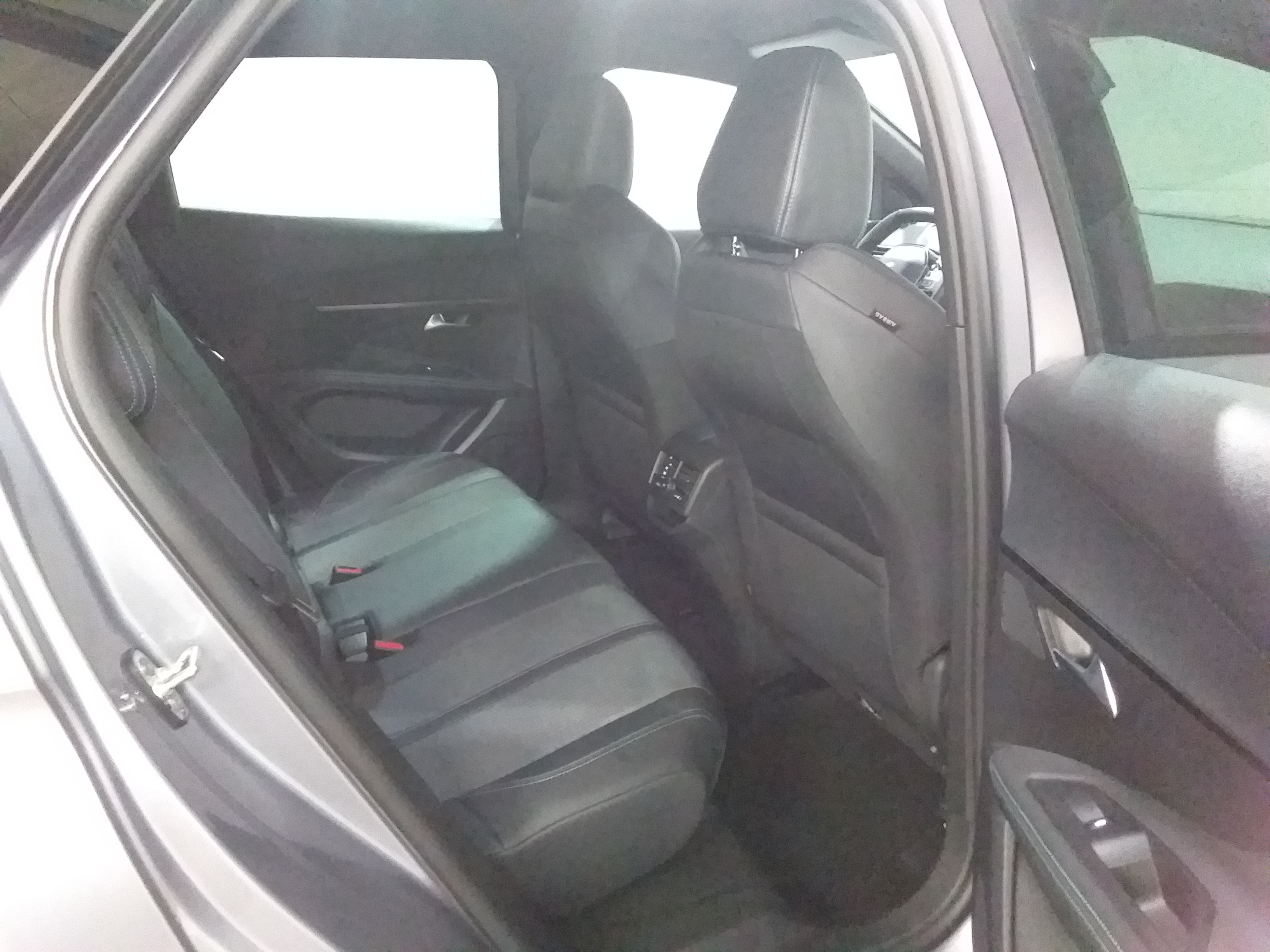 Photo 8 du véhicule PEUGEOT 3008