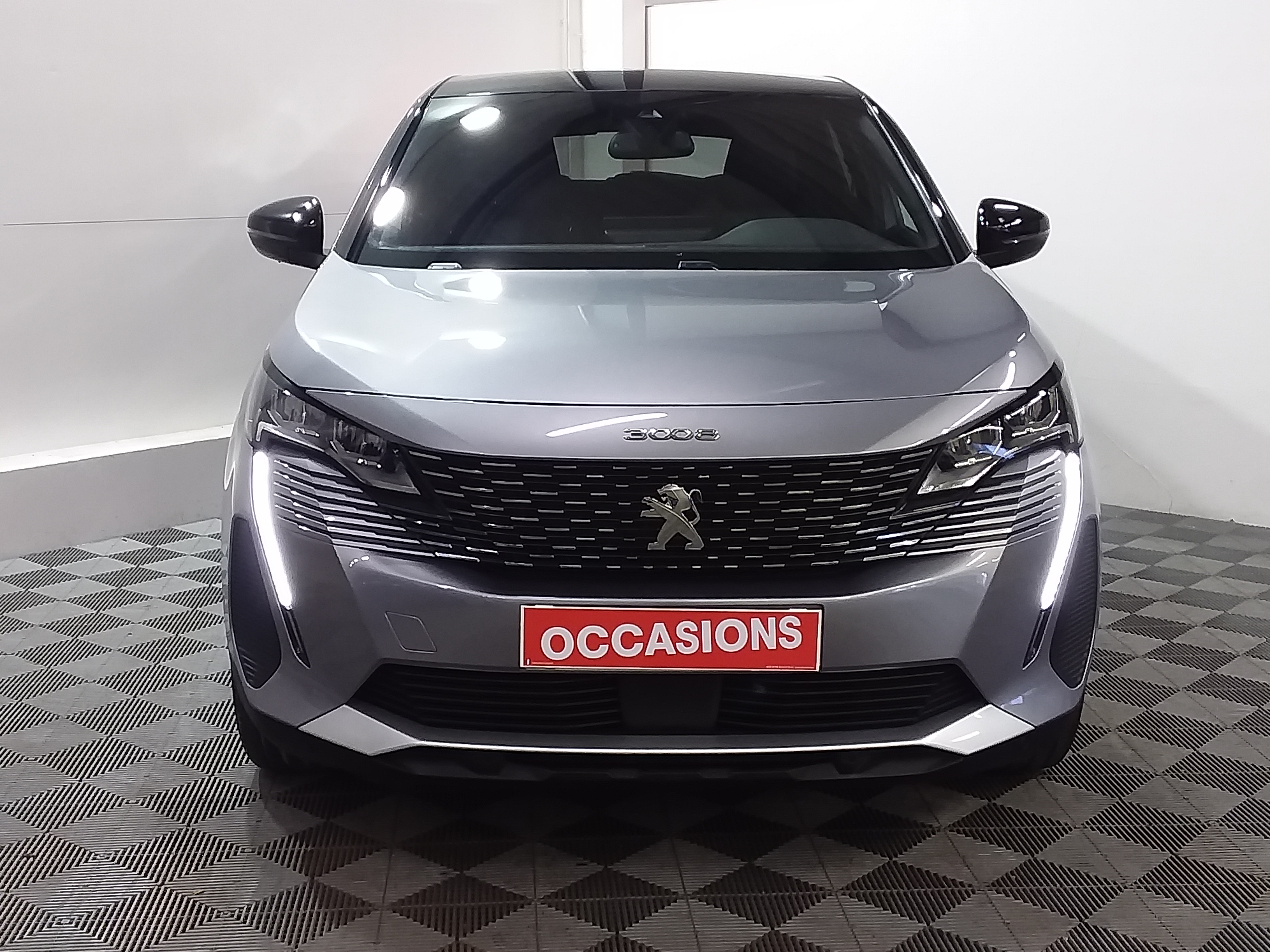 Photo 2 du véhicule PEUGEOT 3008
