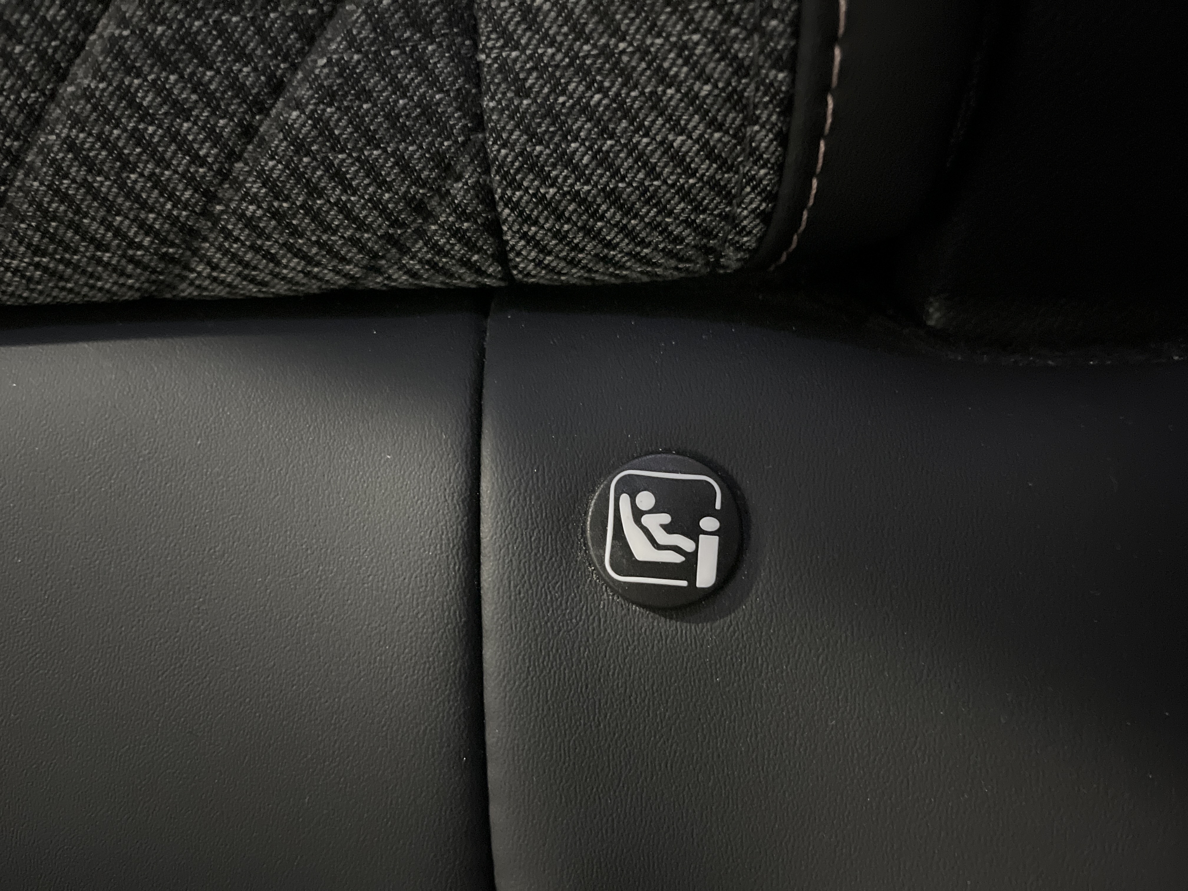 Photo 40 du véhicule PEUGEOT 2008
