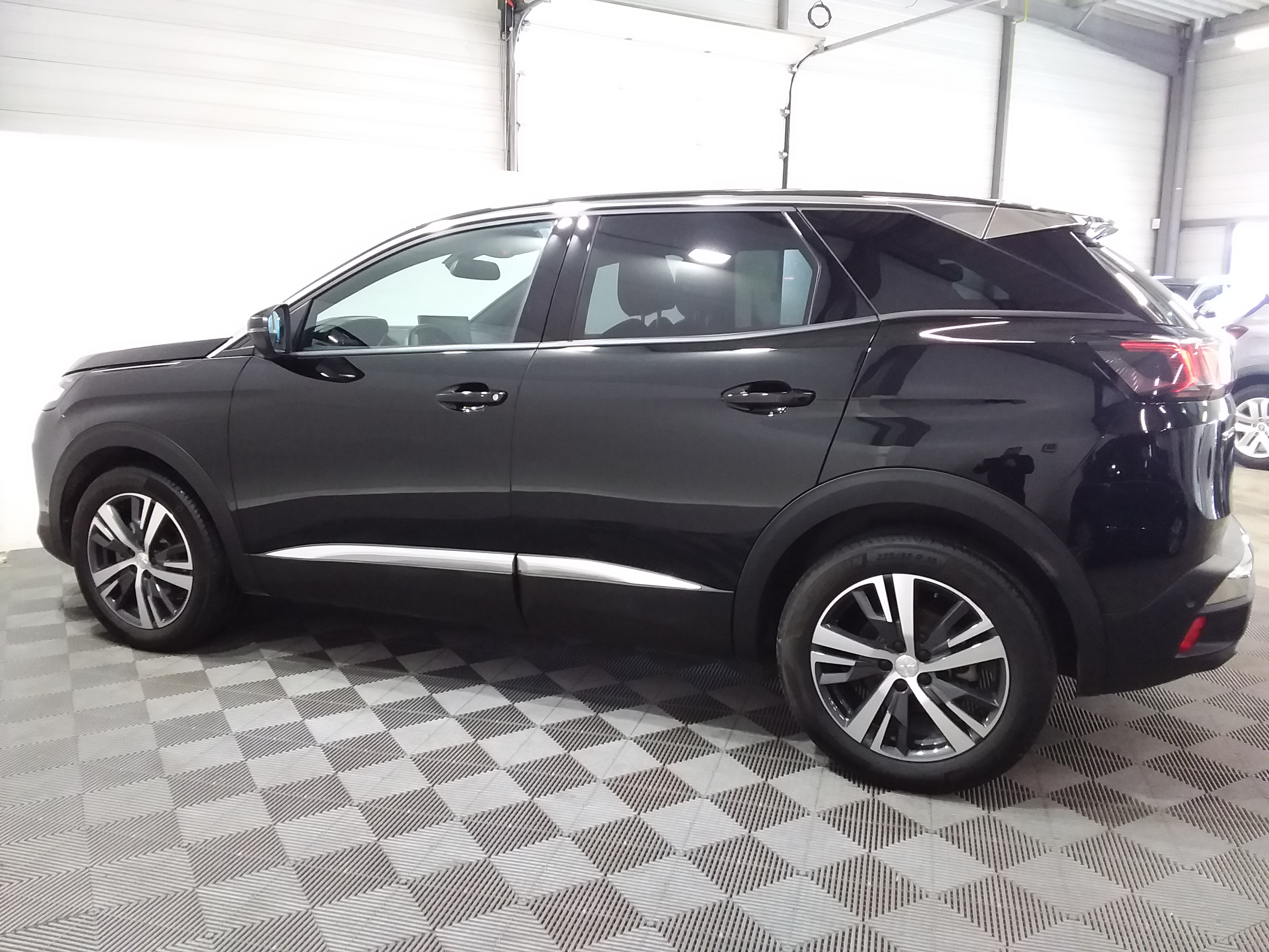 Photo 29 du véhicule PEUGEOT 3008