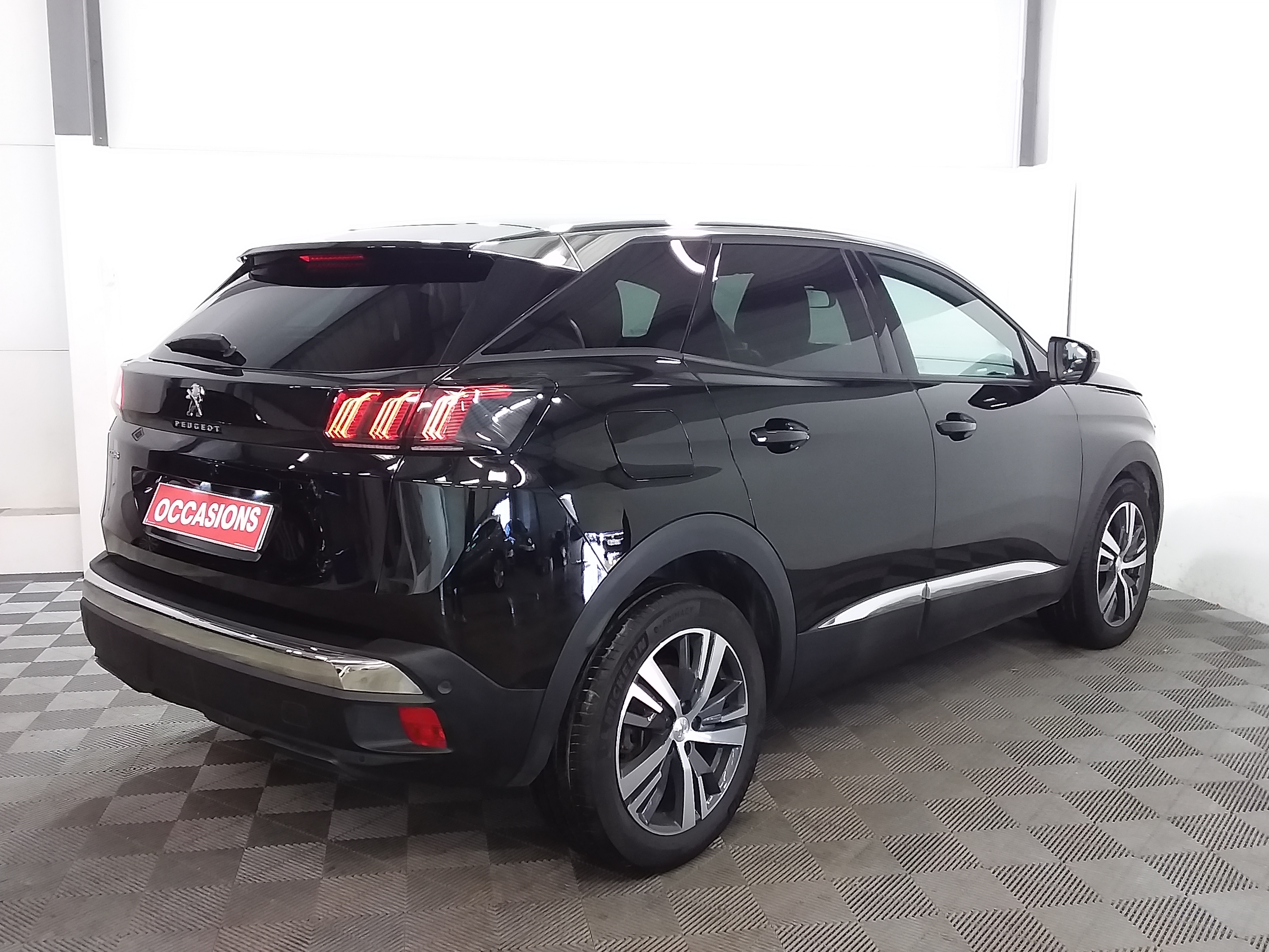 Photo 4 du véhicule PEUGEOT 3008