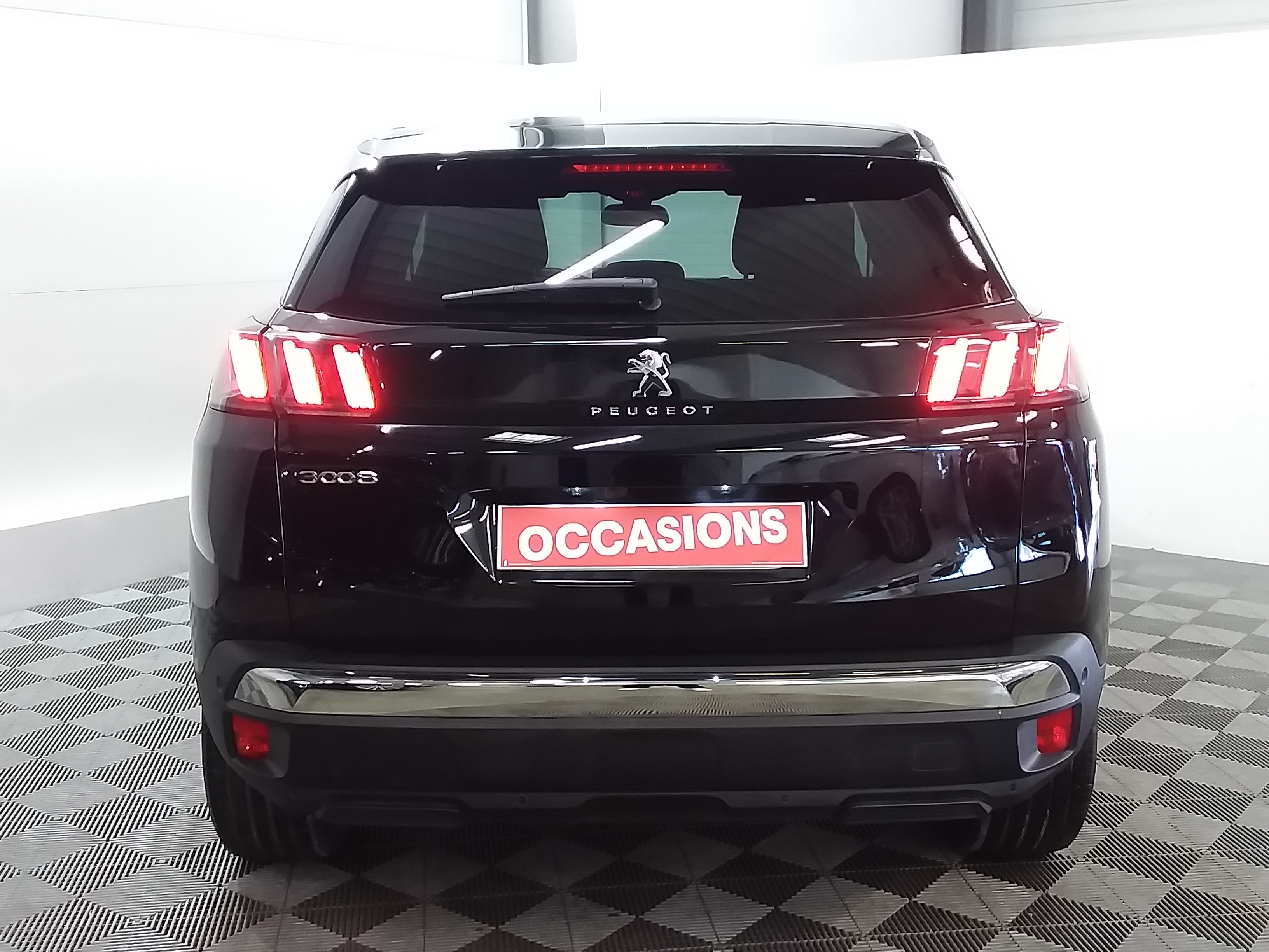 Photo 5 du véhicule PEUGEOT 3008