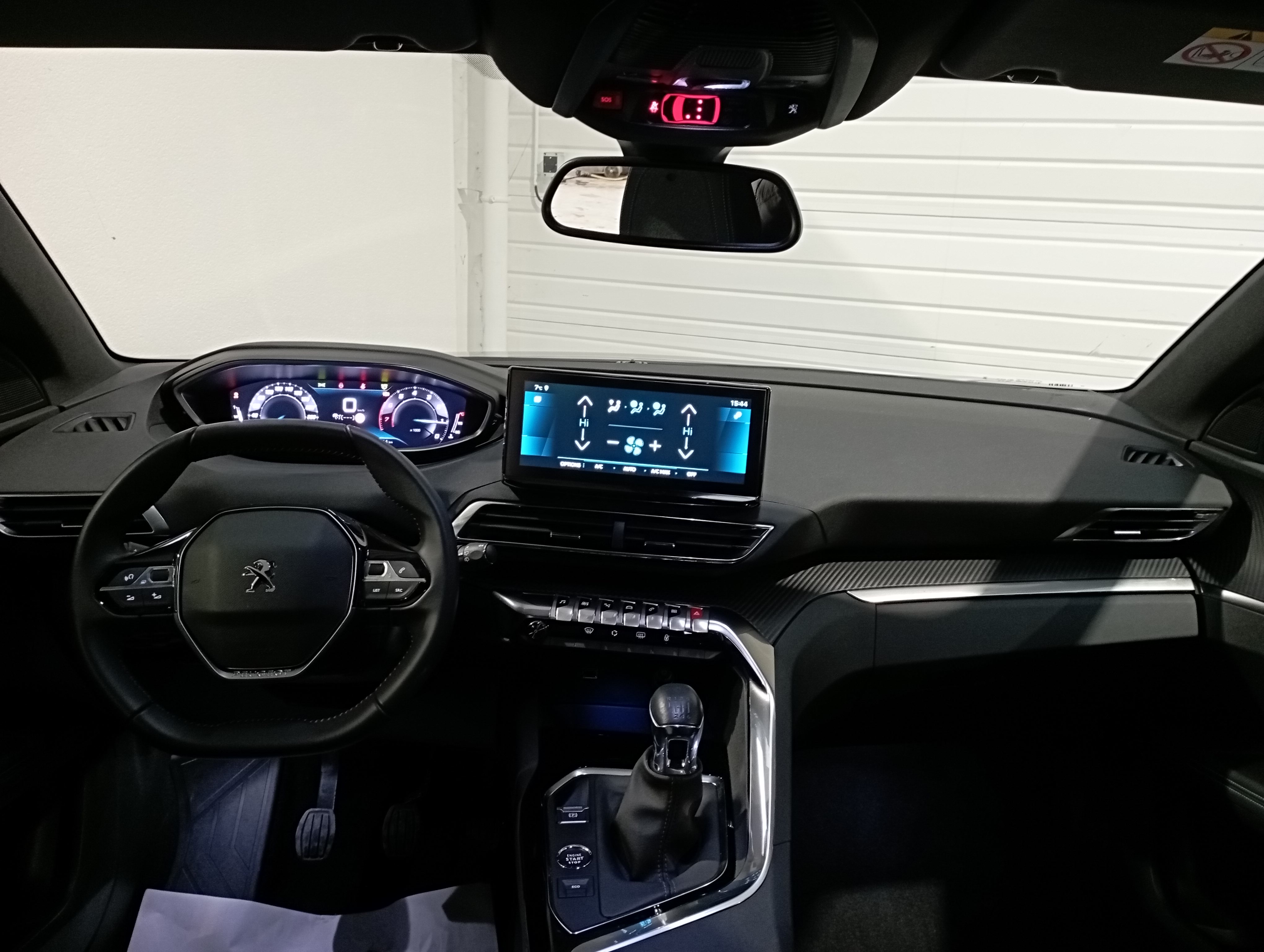 Photo 15 du véhicule PEUGEOT 3008