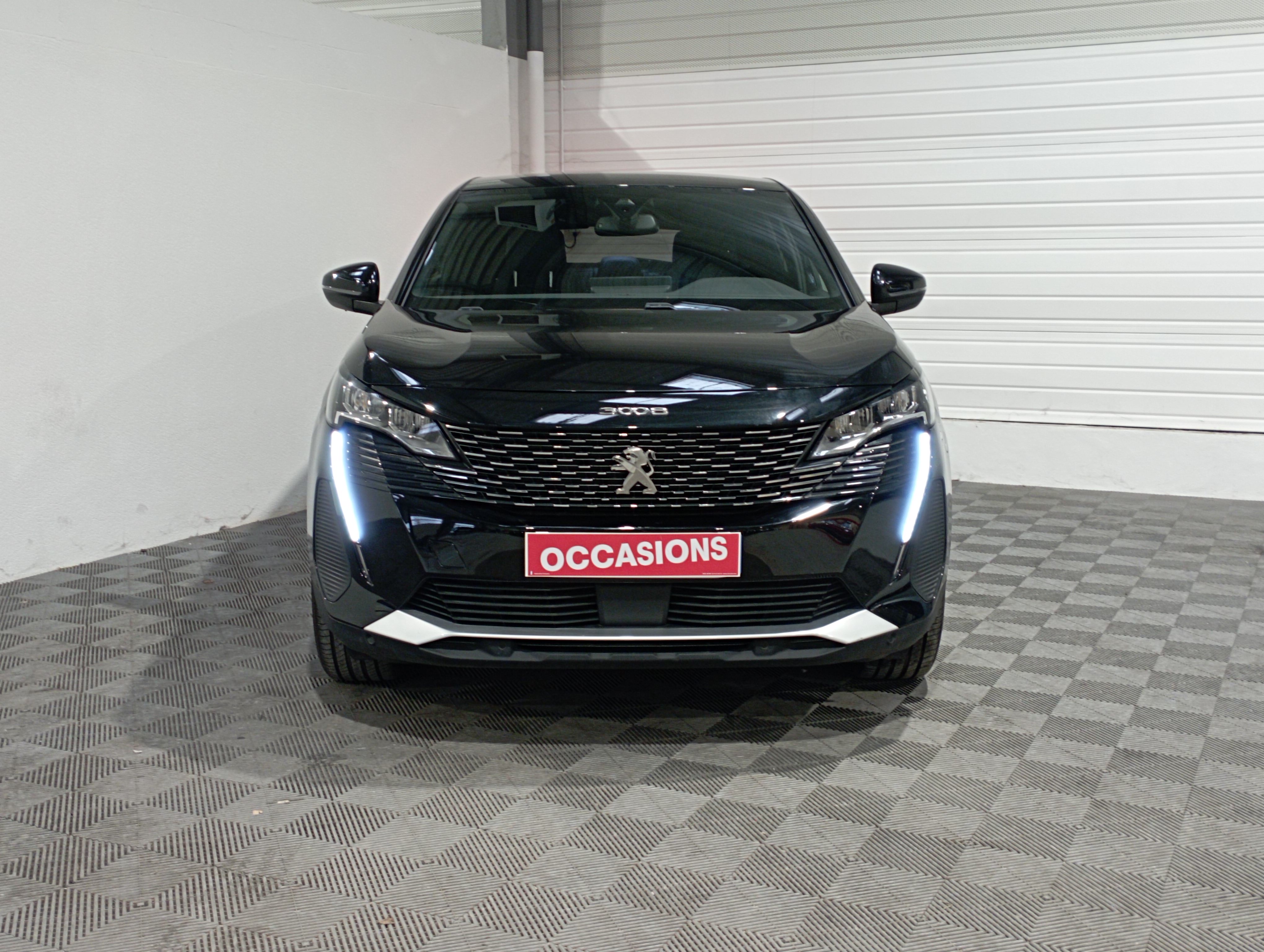 Photo 2 du véhicule PEUGEOT 3008