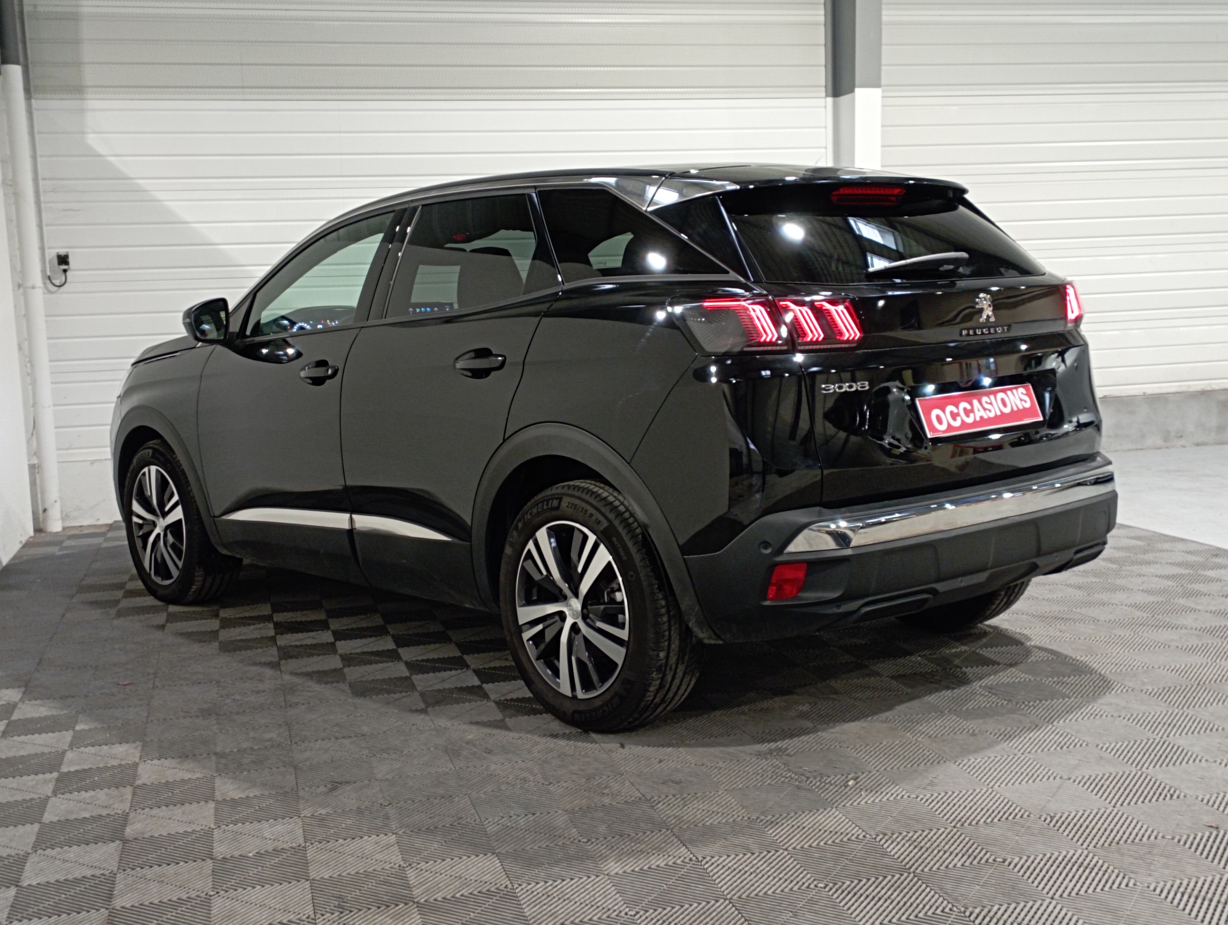Photo 8 du véhicule PEUGEOT 3008