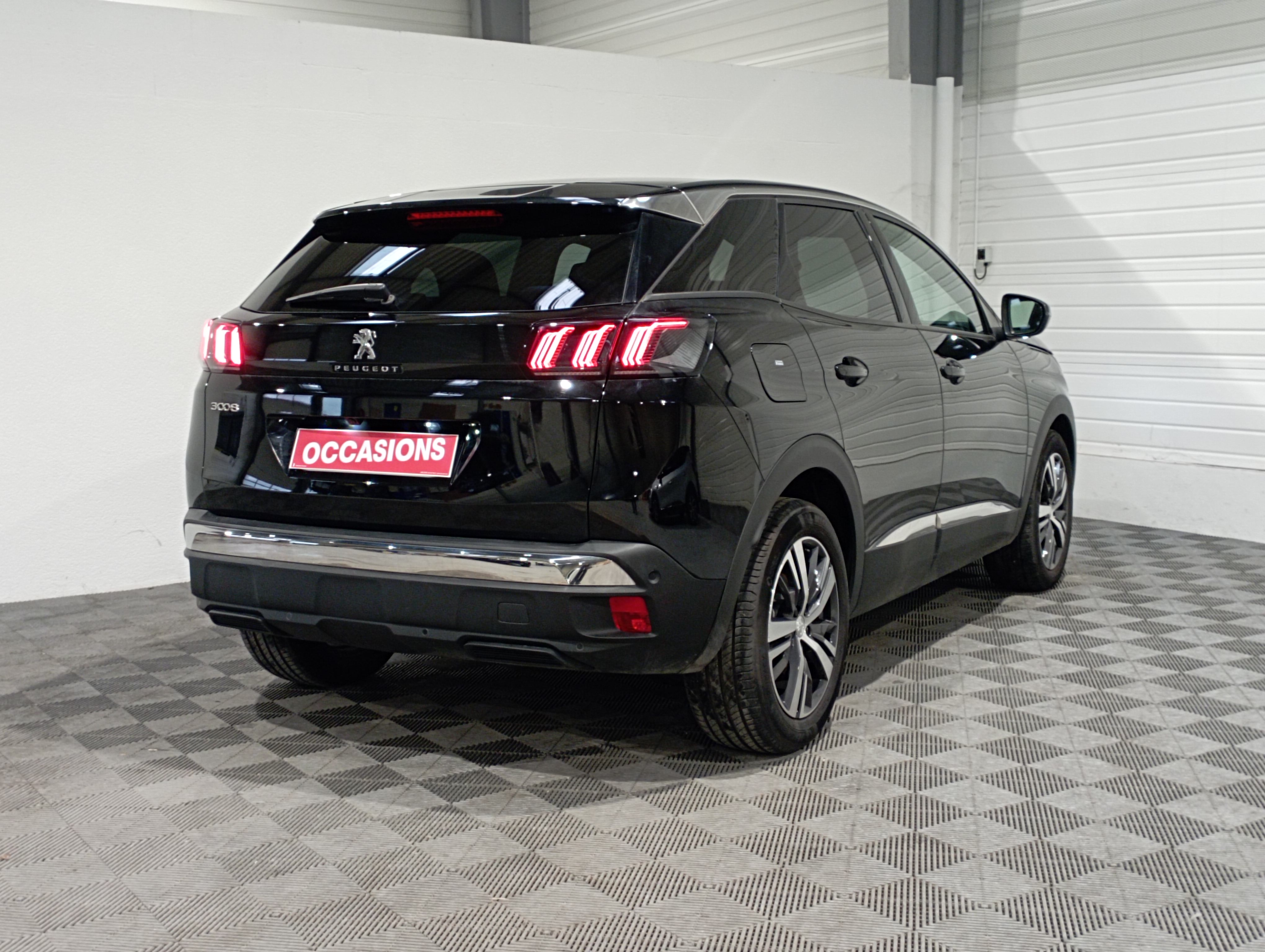 Photo 6 du véhicule PEUGEOT 3008