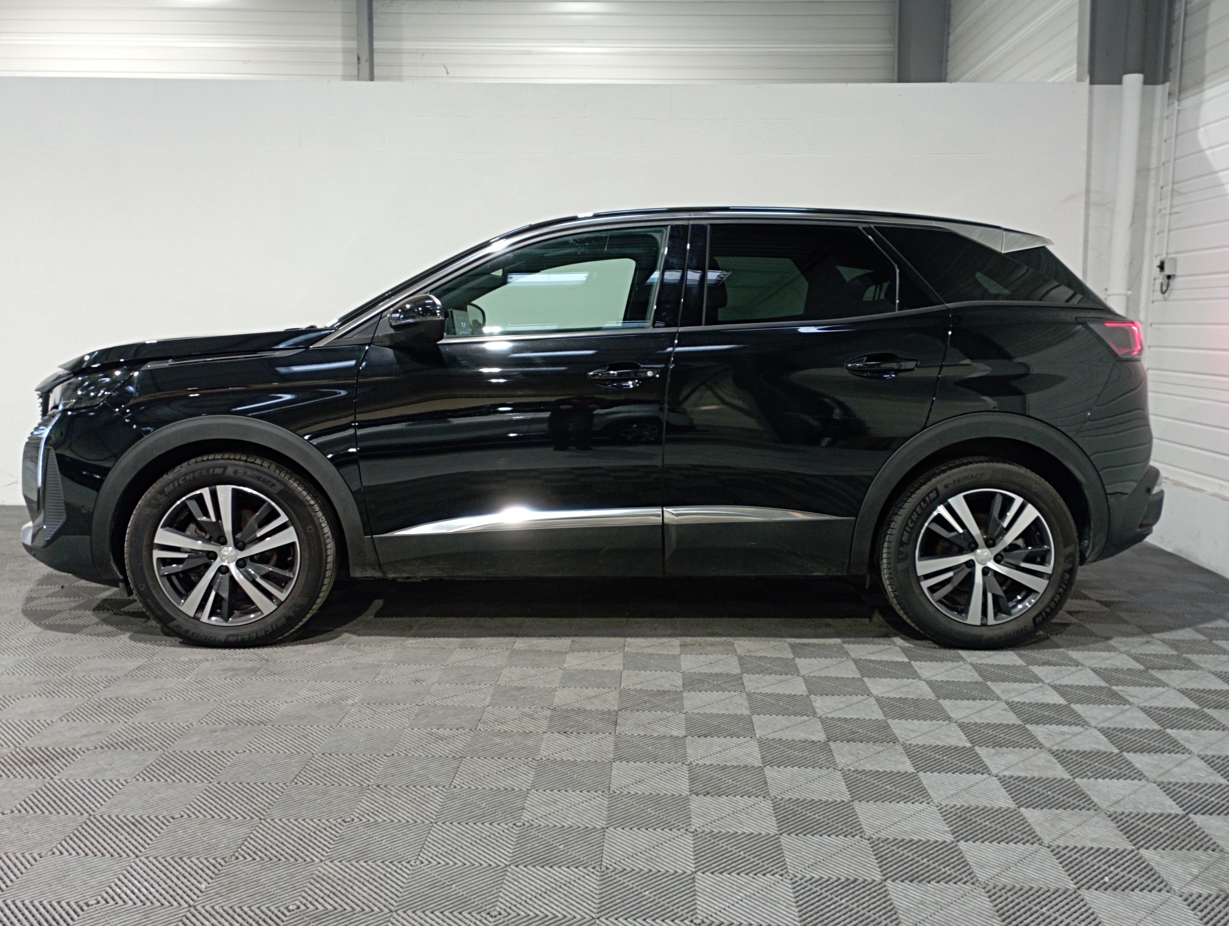 Photo 5 du véhicule PEUGEOT 3008