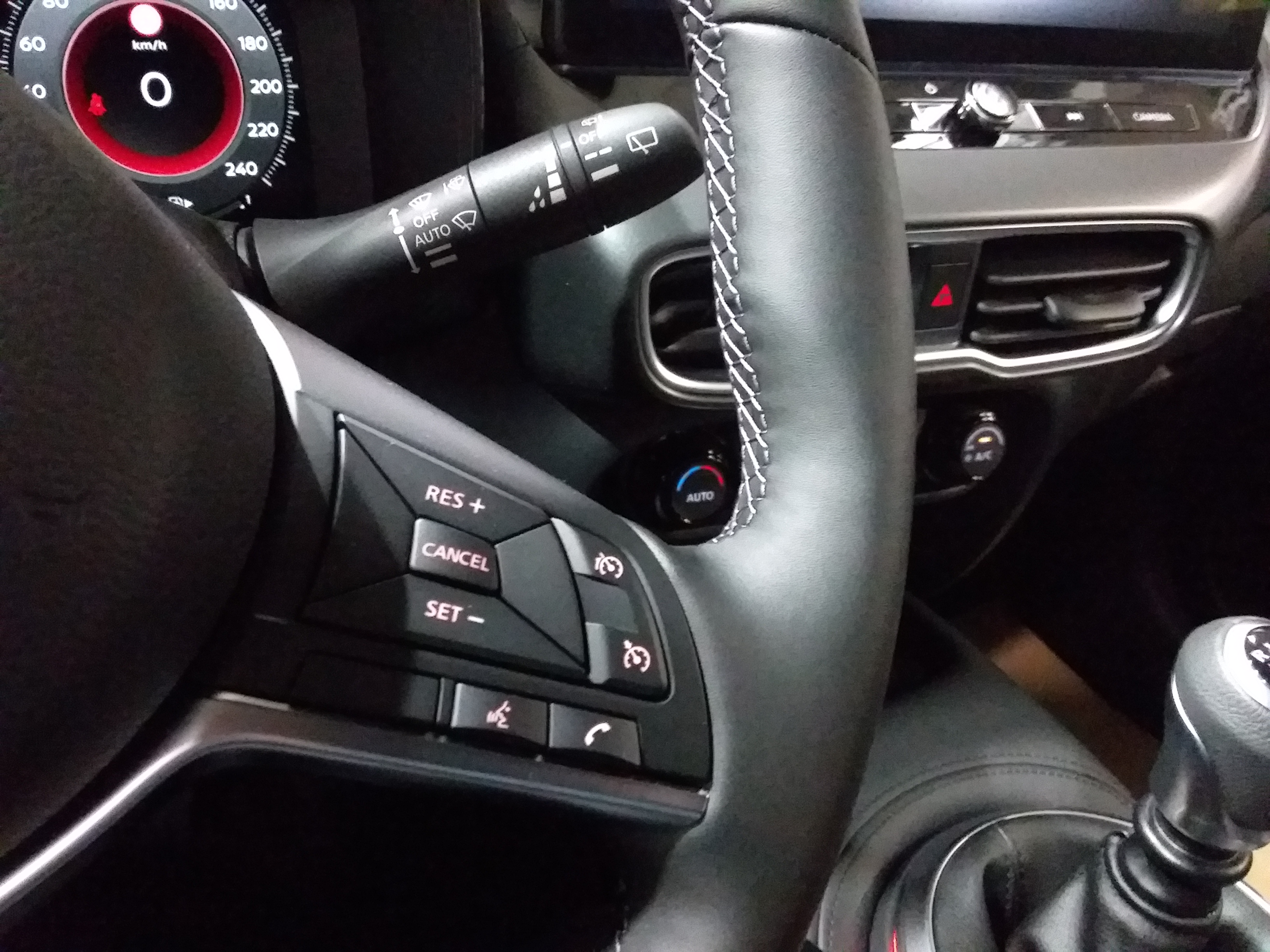 Photo 20 du véhicule NISSAN JUKE