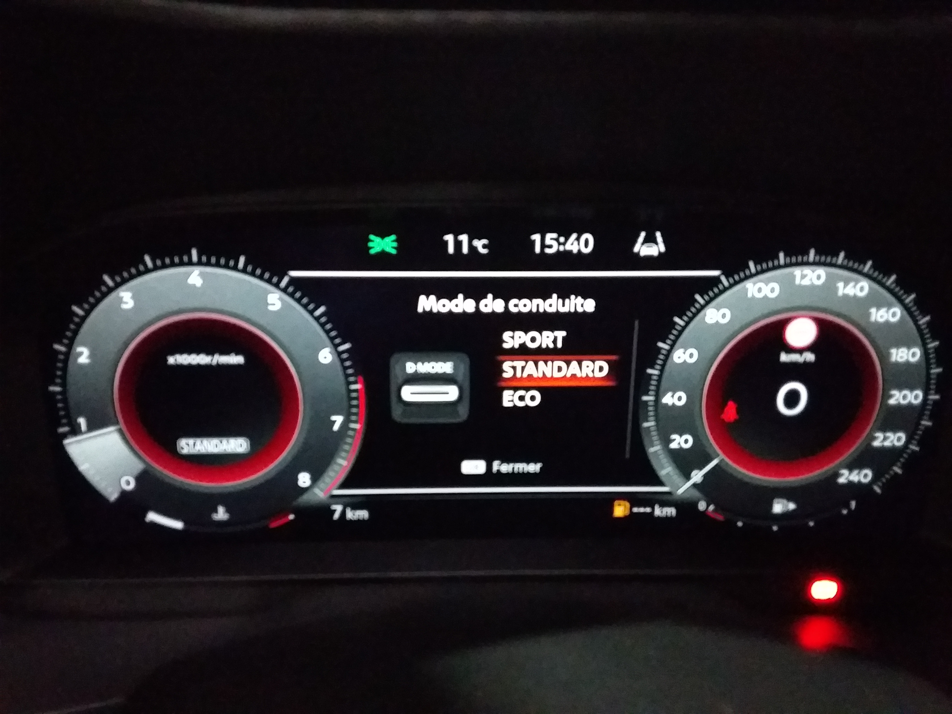Photo 19 du véhicule NISSAN JUKE