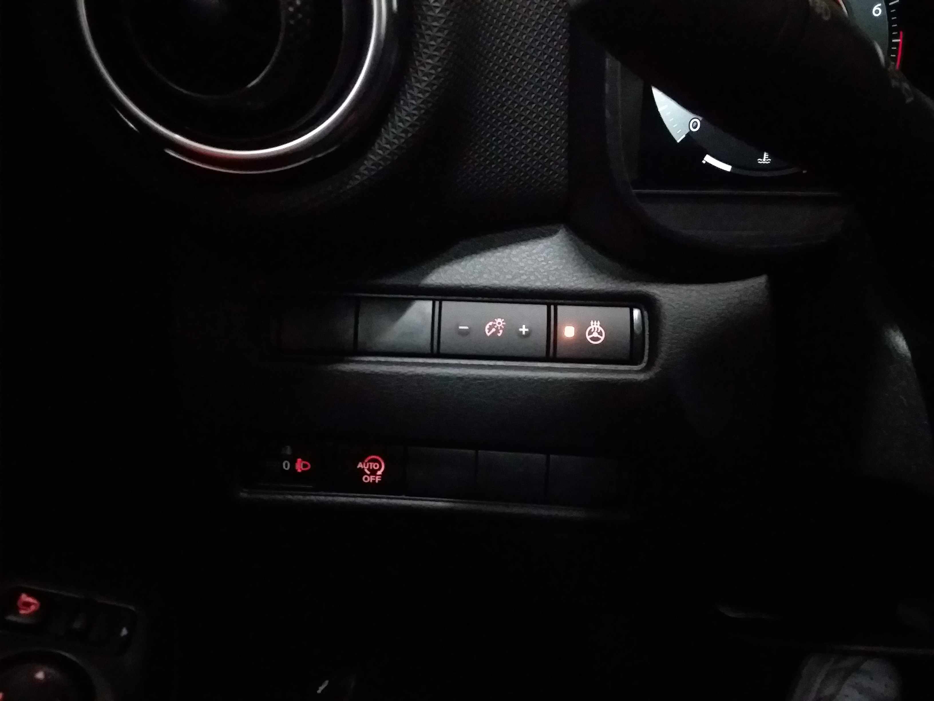 Photo 22 du véhicule NISSAN JUKE