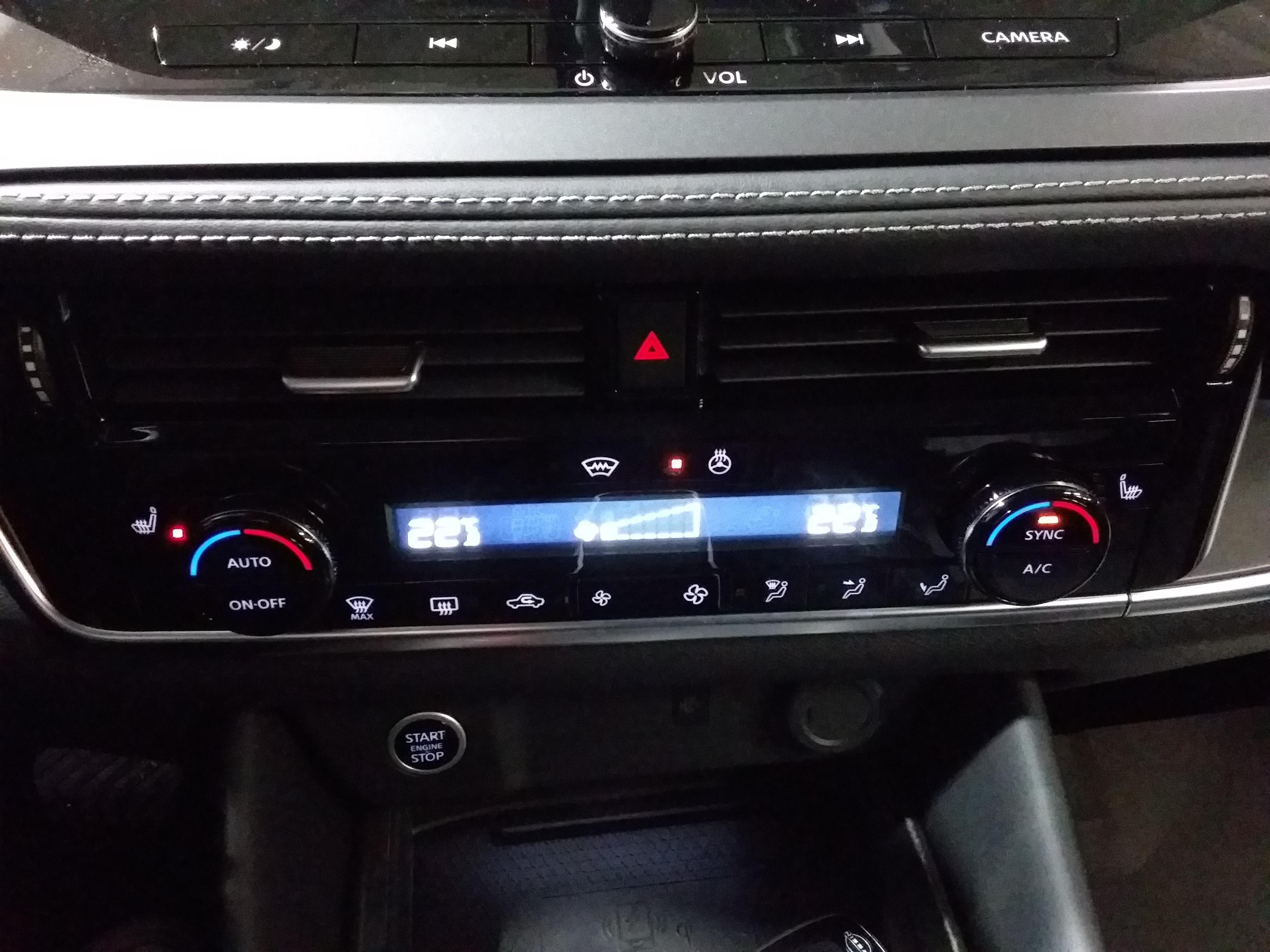 Photo 21 du véhicule NISSAN QASHQAI