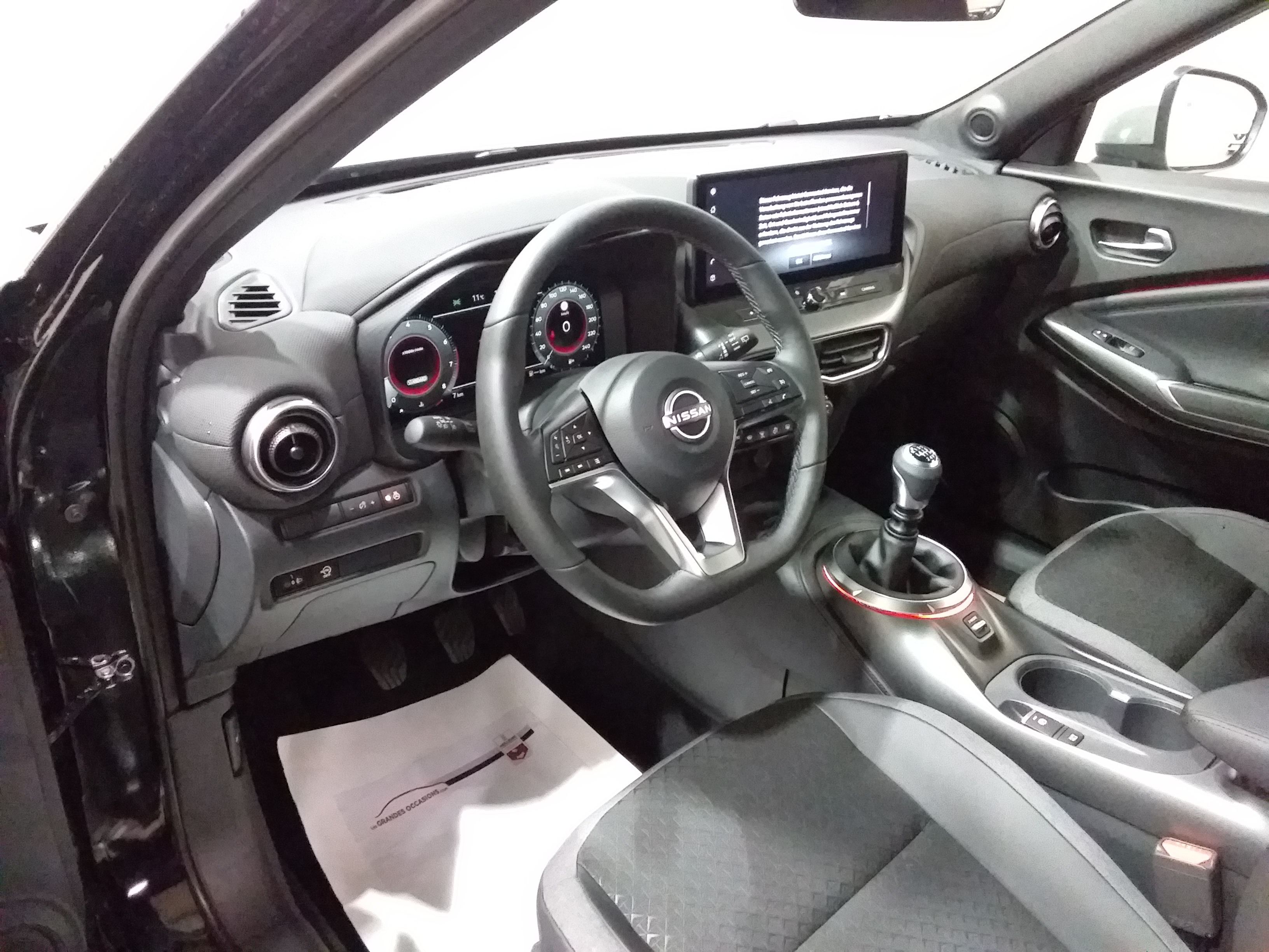 Photo 13 du véhicule NISSAN JUKE
