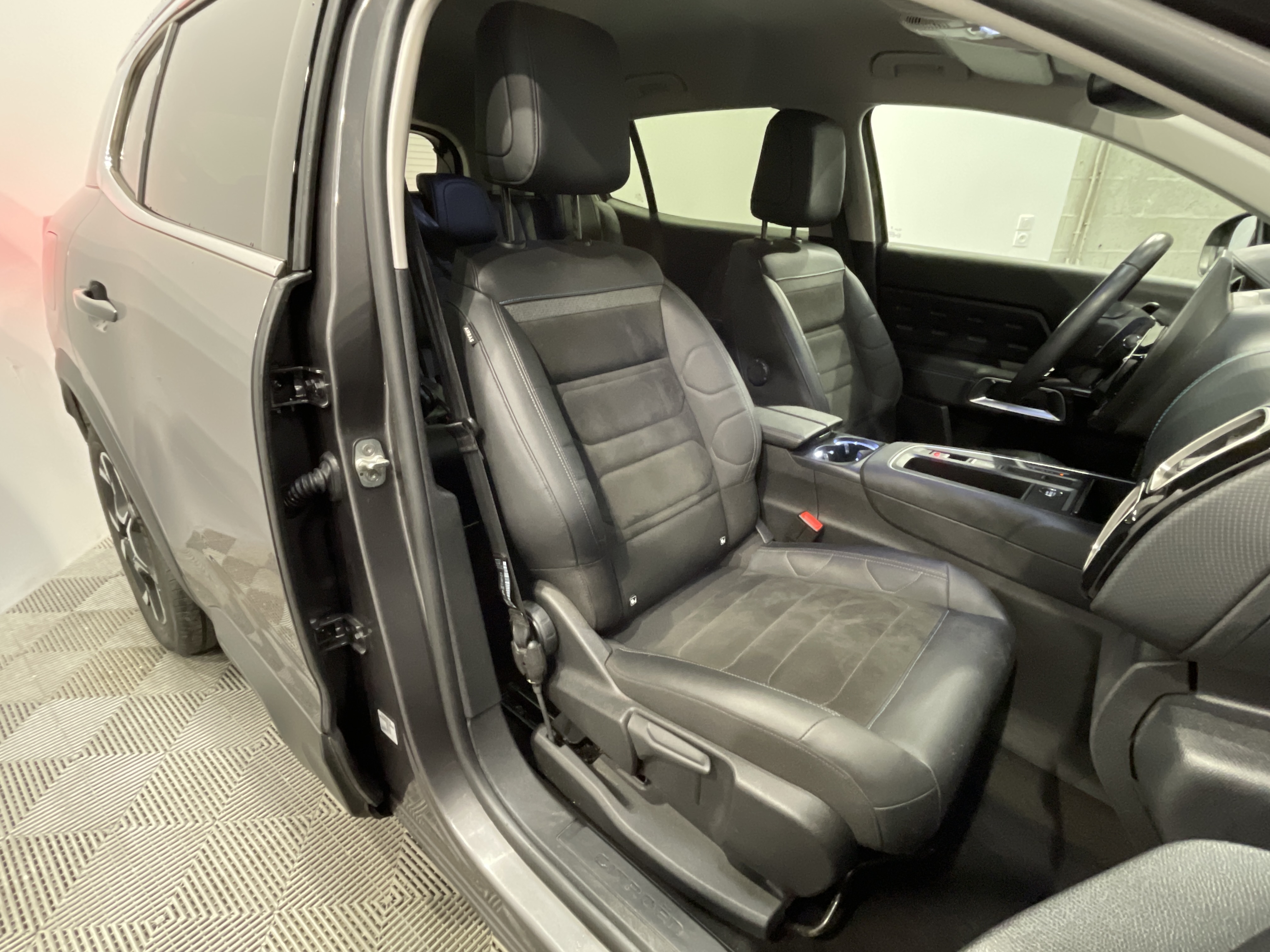 Photo 49 du véhicule CITROEN C5 AIRCROSS