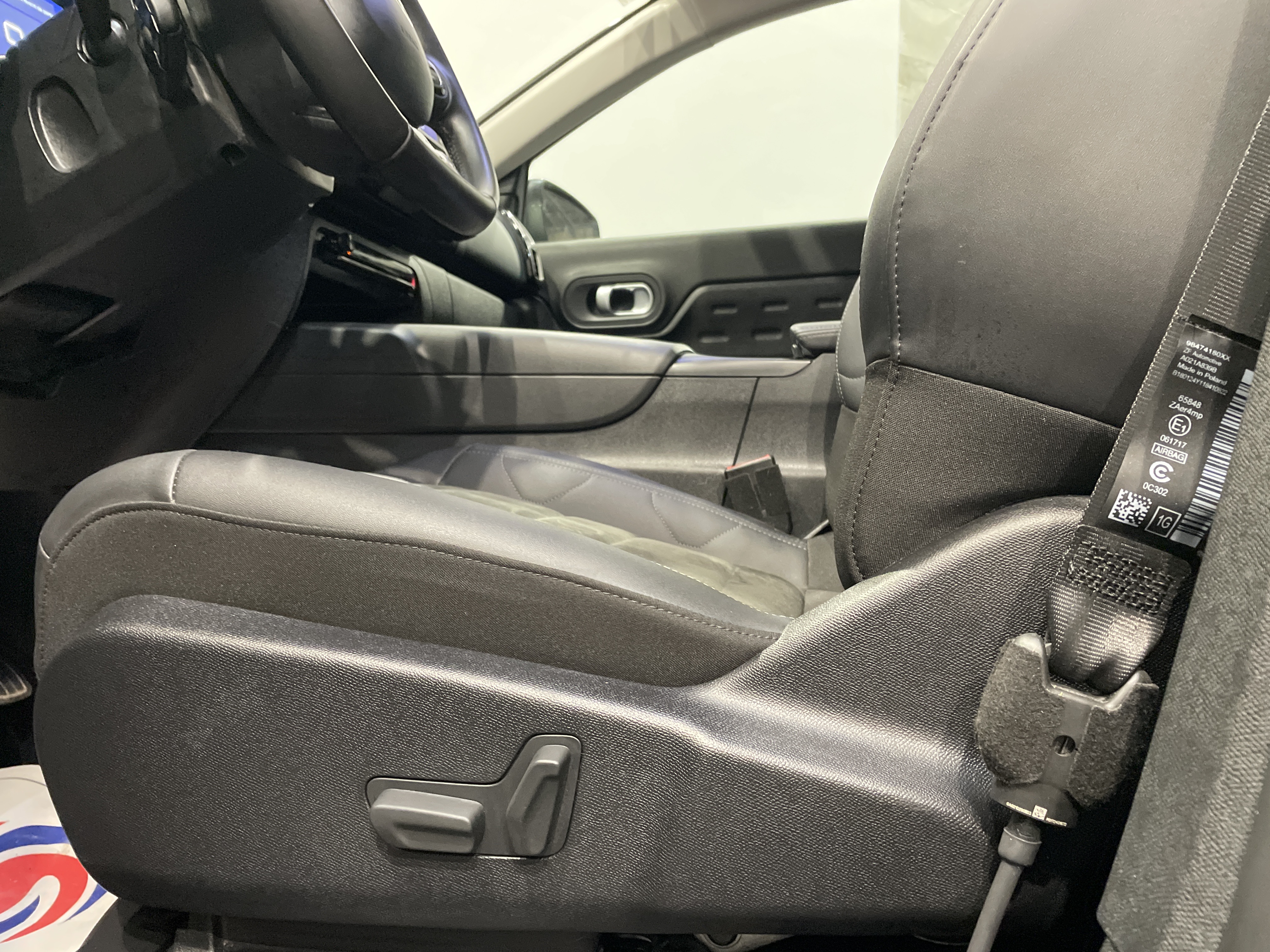 Photo 42 du véhicule CITROEN C5 AIRCROSS