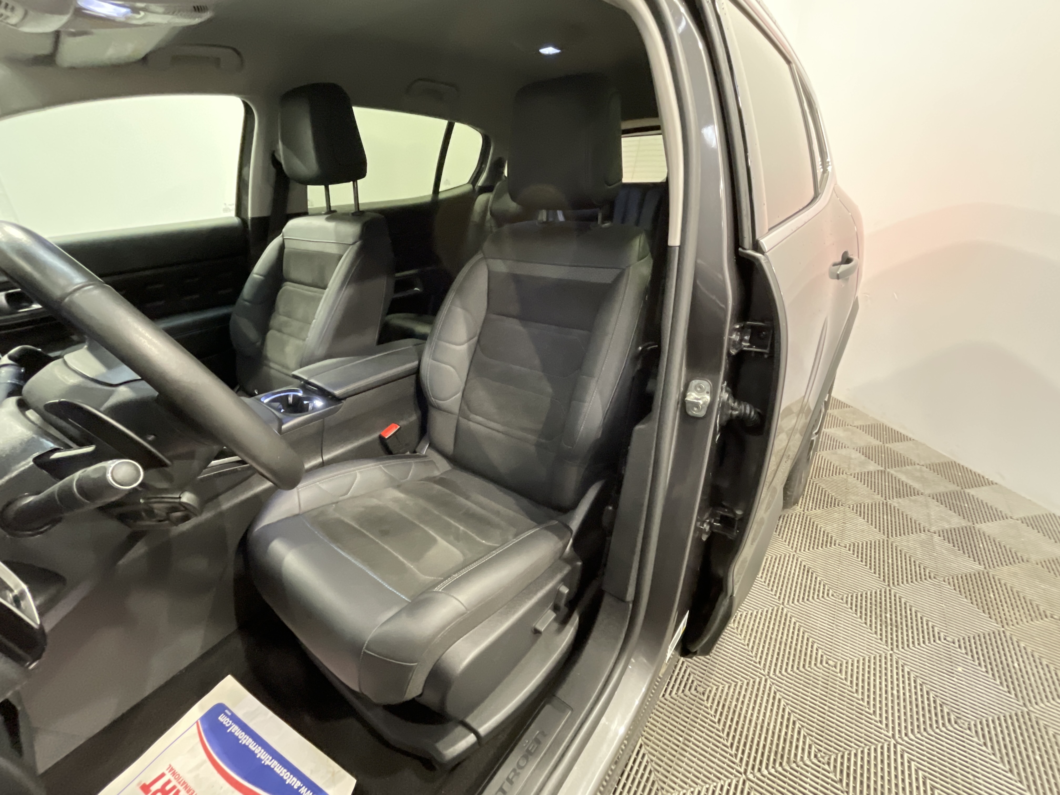 Photo 9 du véhicule CITROEN C5 AIRCROSS
