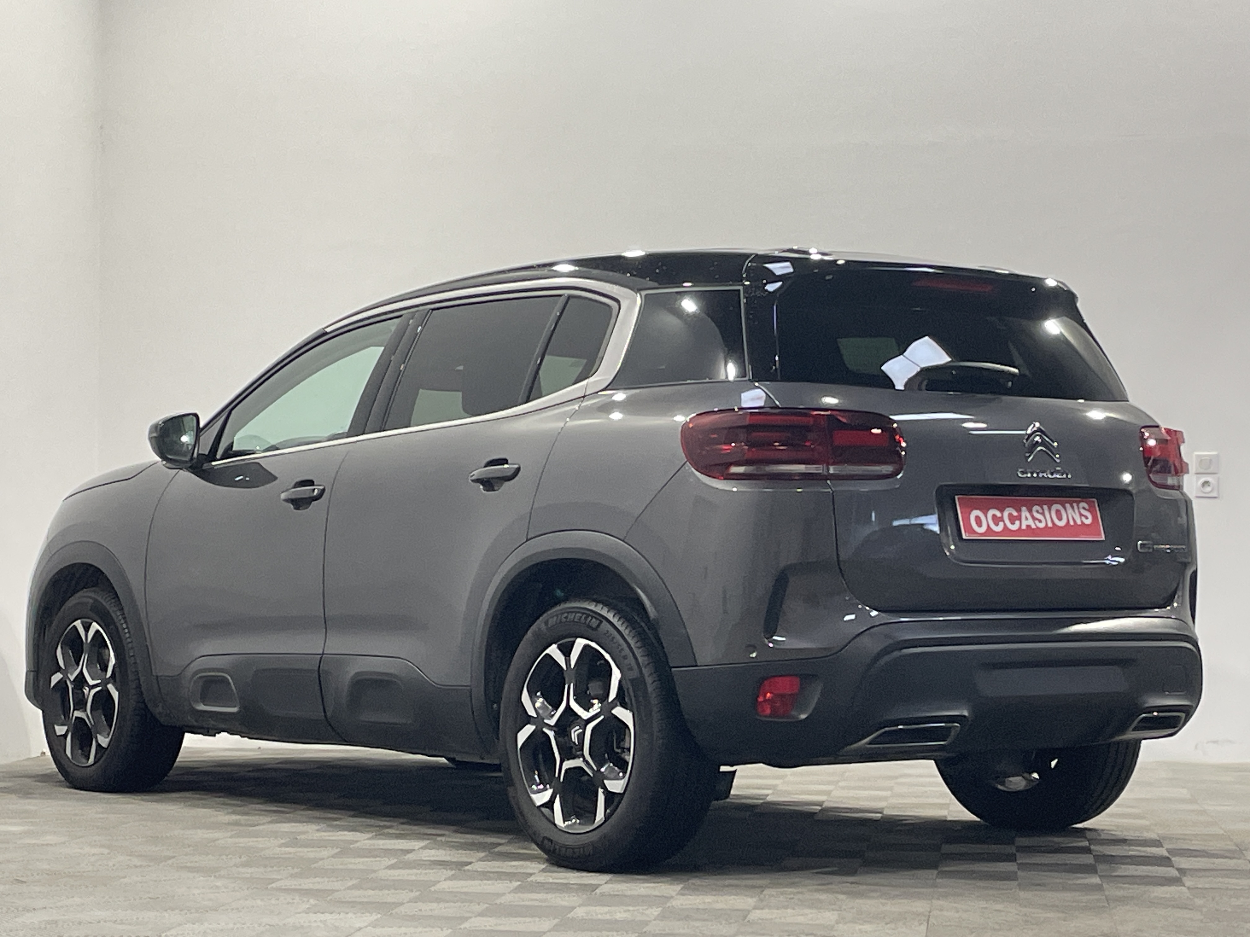 Photo 4 du véhicule CITROEN C5 AIRCROSS