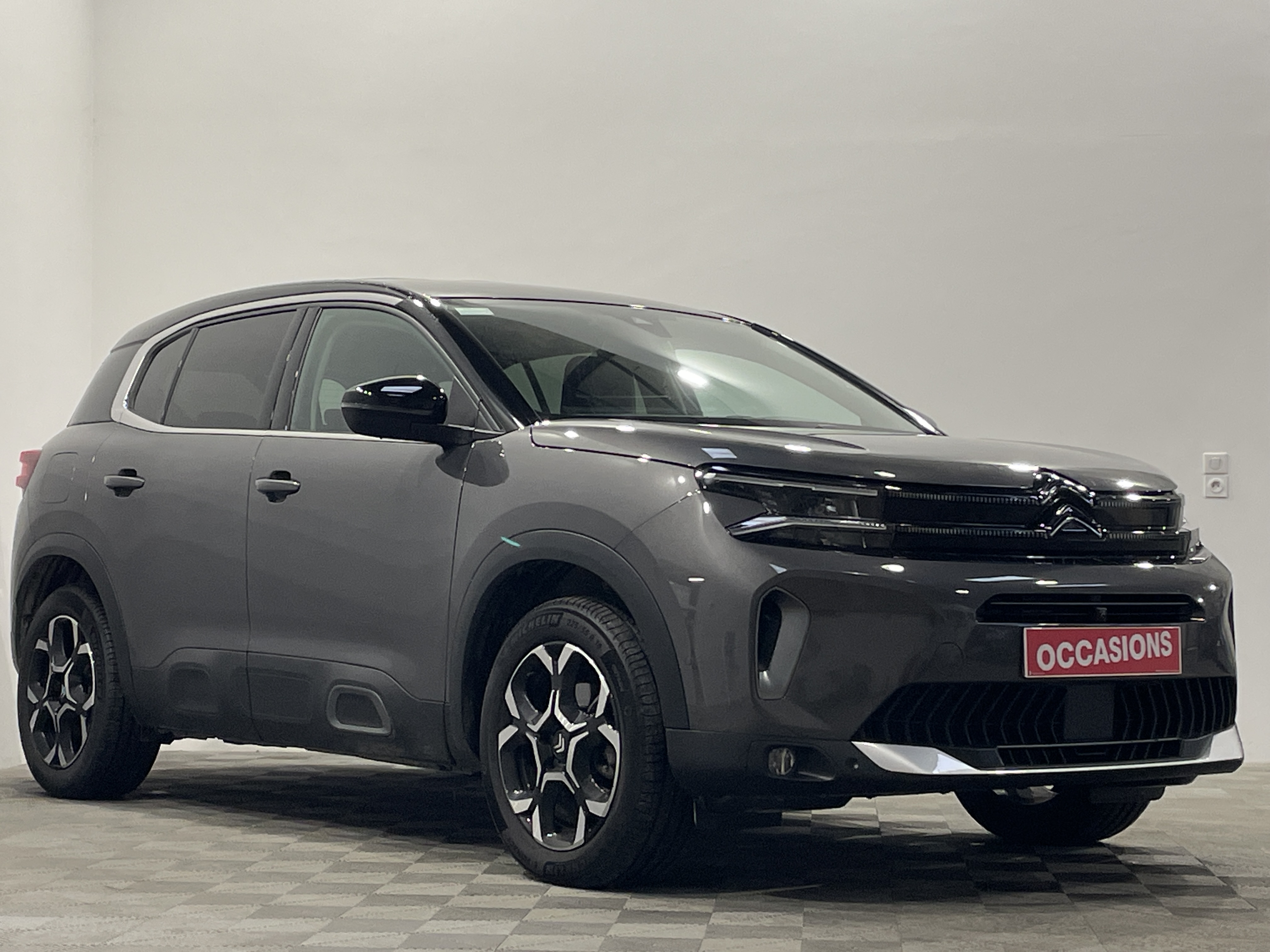Photo 2 du véhicule CITROEN C5 AIRCROSS