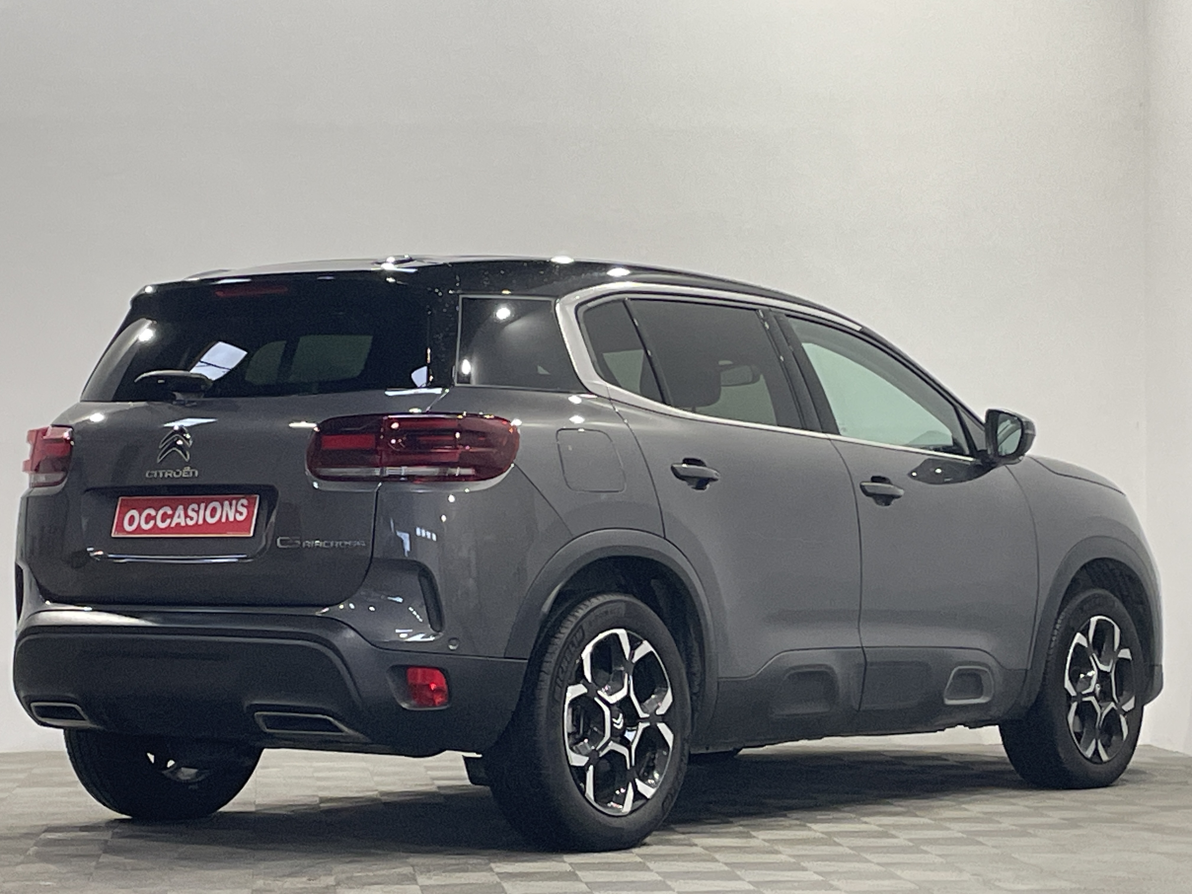 Photo 3 du véhicule CITROEN C5 AIRCROSS