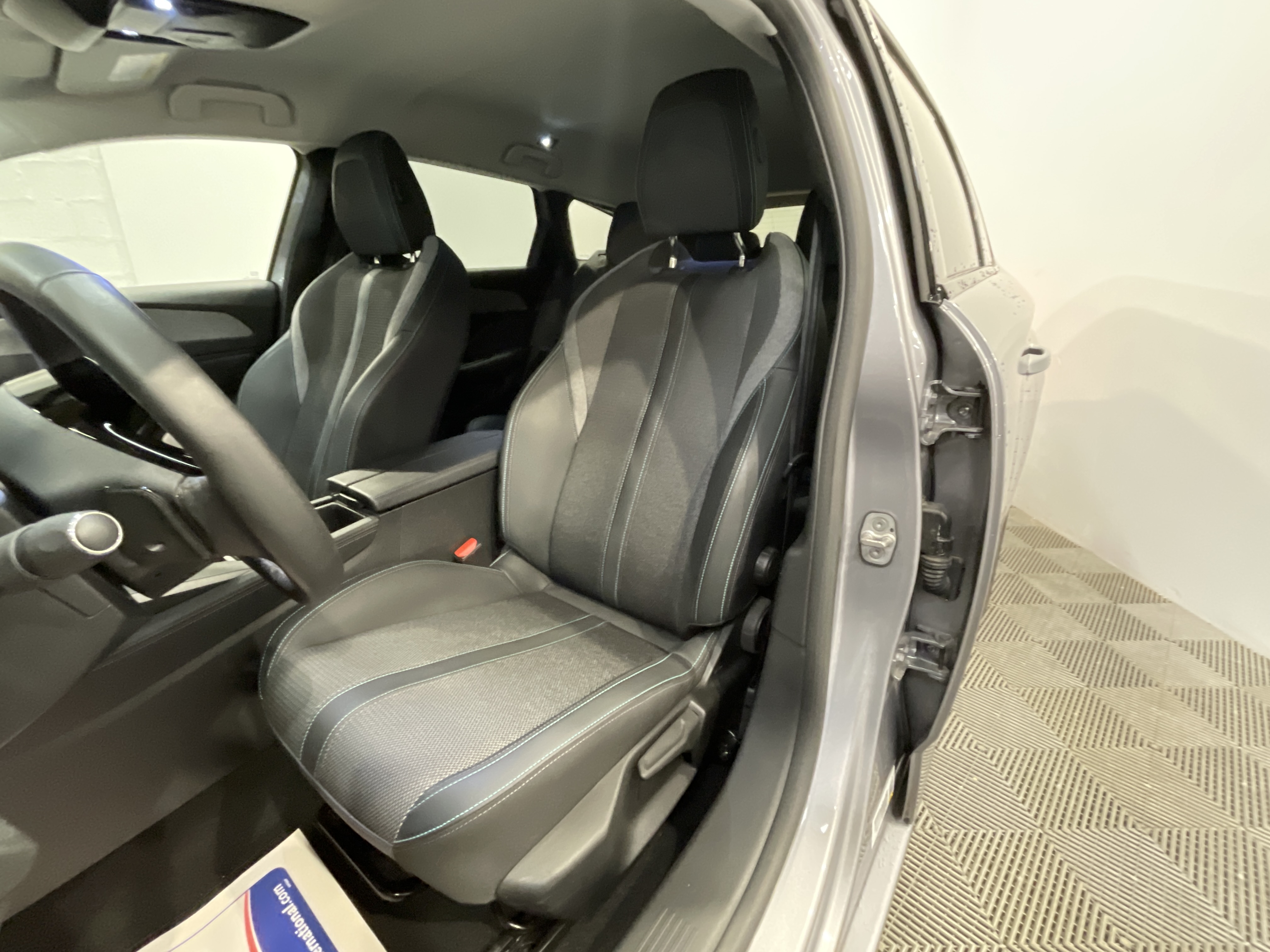 Photo 9 du véhicule PEUGEOT 308 SW