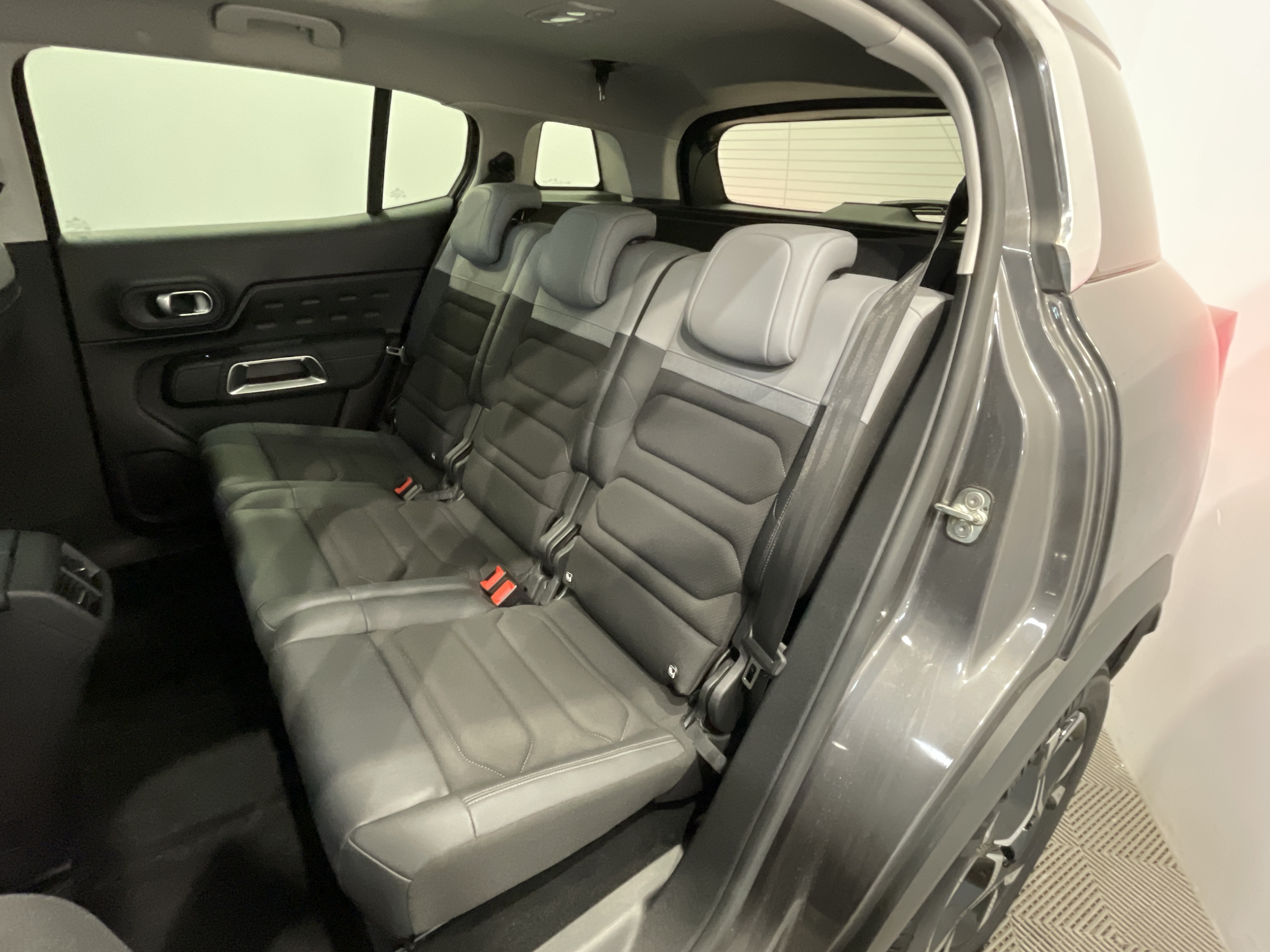 Photo 10 du véhicule CITROEN C5 AIRCROSS