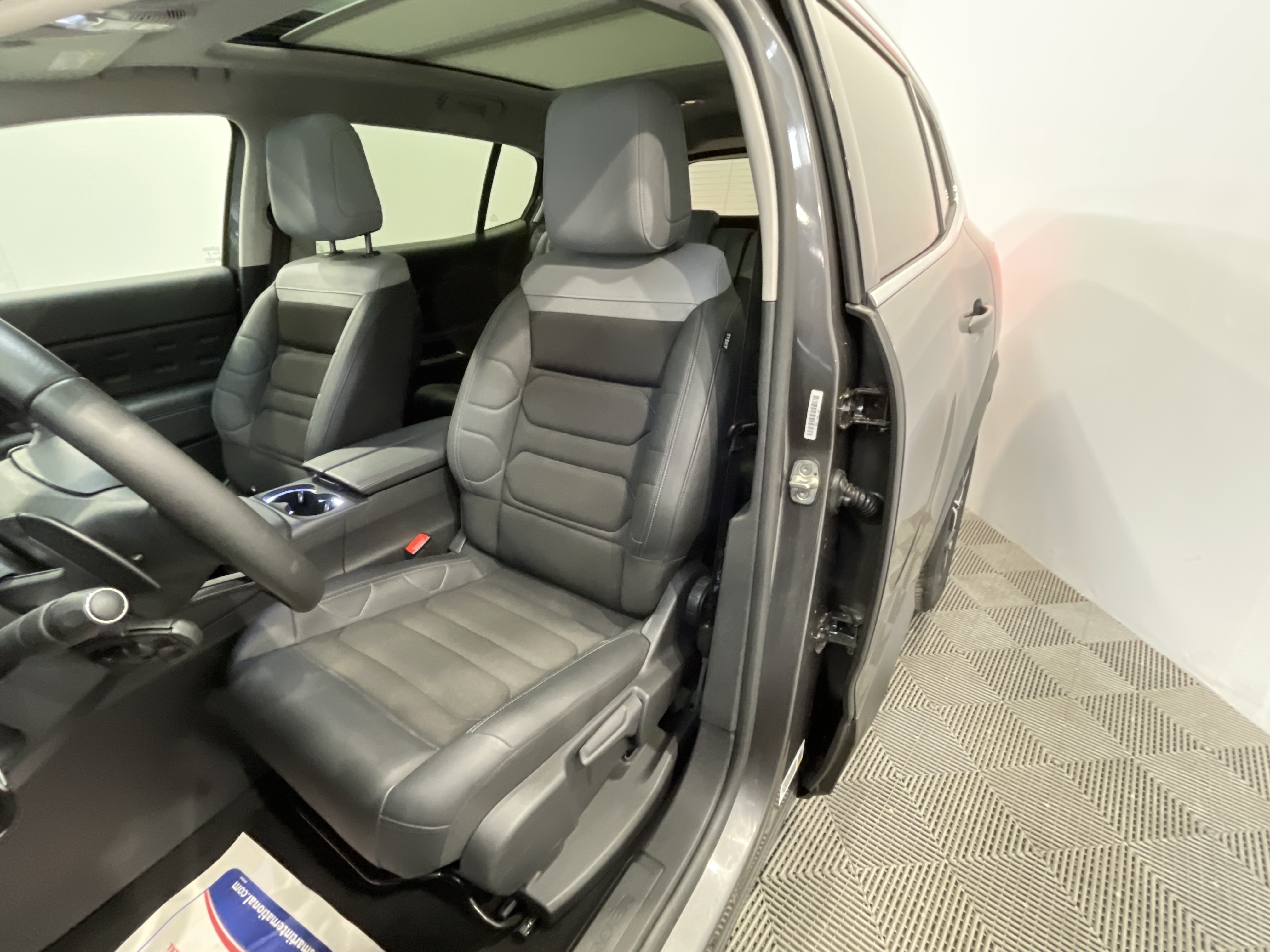Photo 9 du véhicule CITROEN C5 AIRCROSS