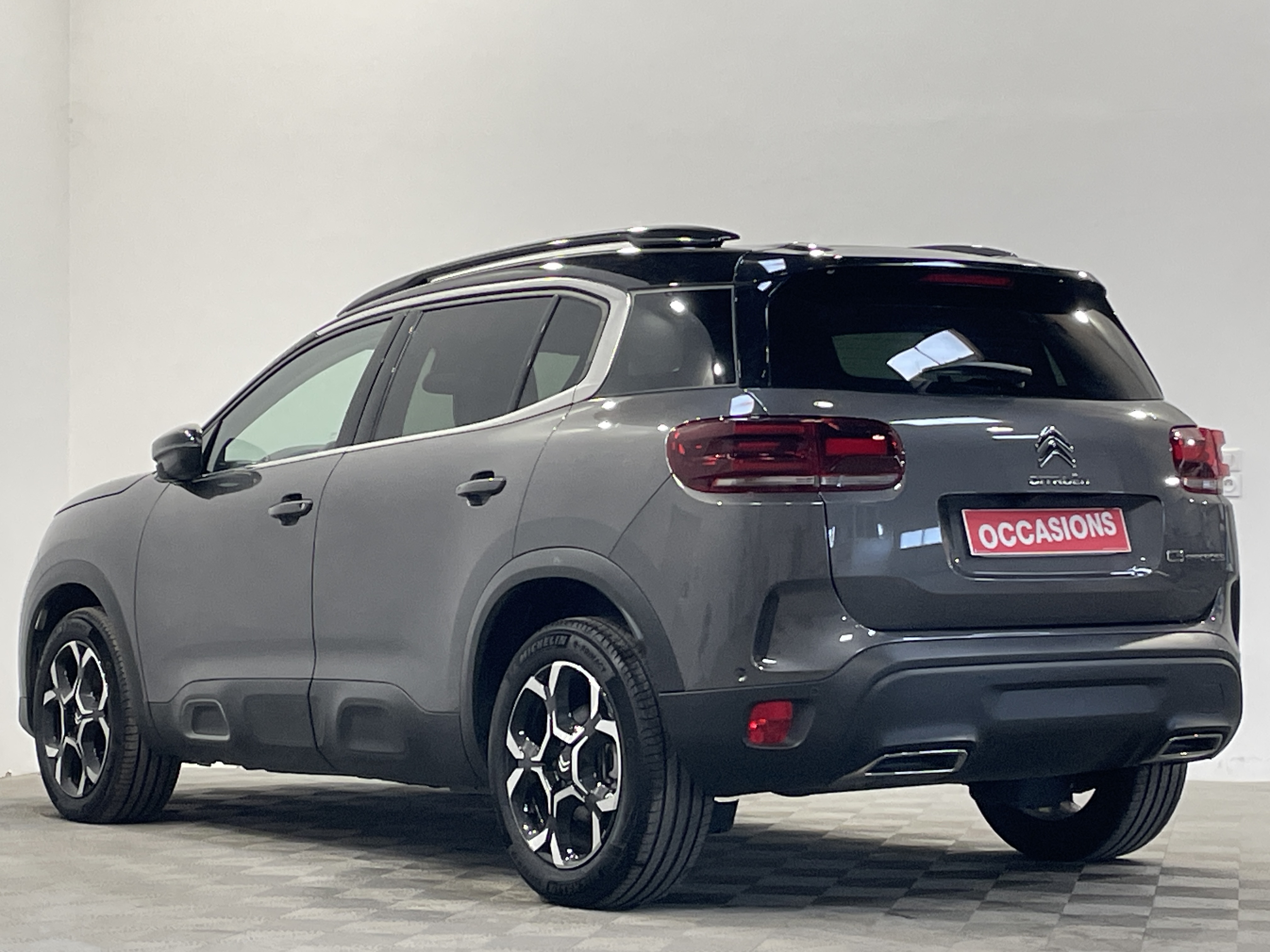 Photo 4 du véhicule CITROEN C5 AIRCROSS