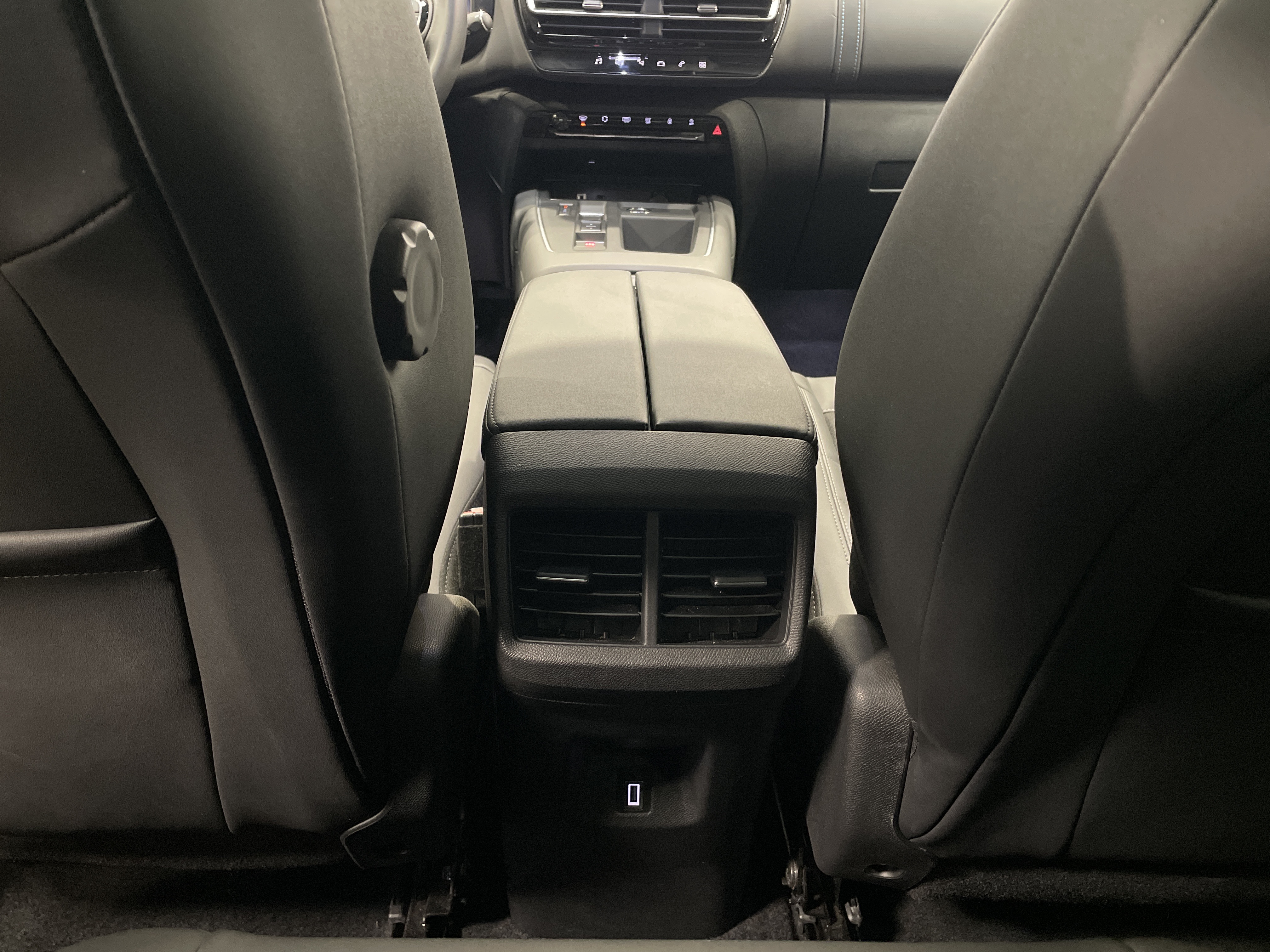 Photo 43 du véhicule CITROEN C5 AIRCROSS