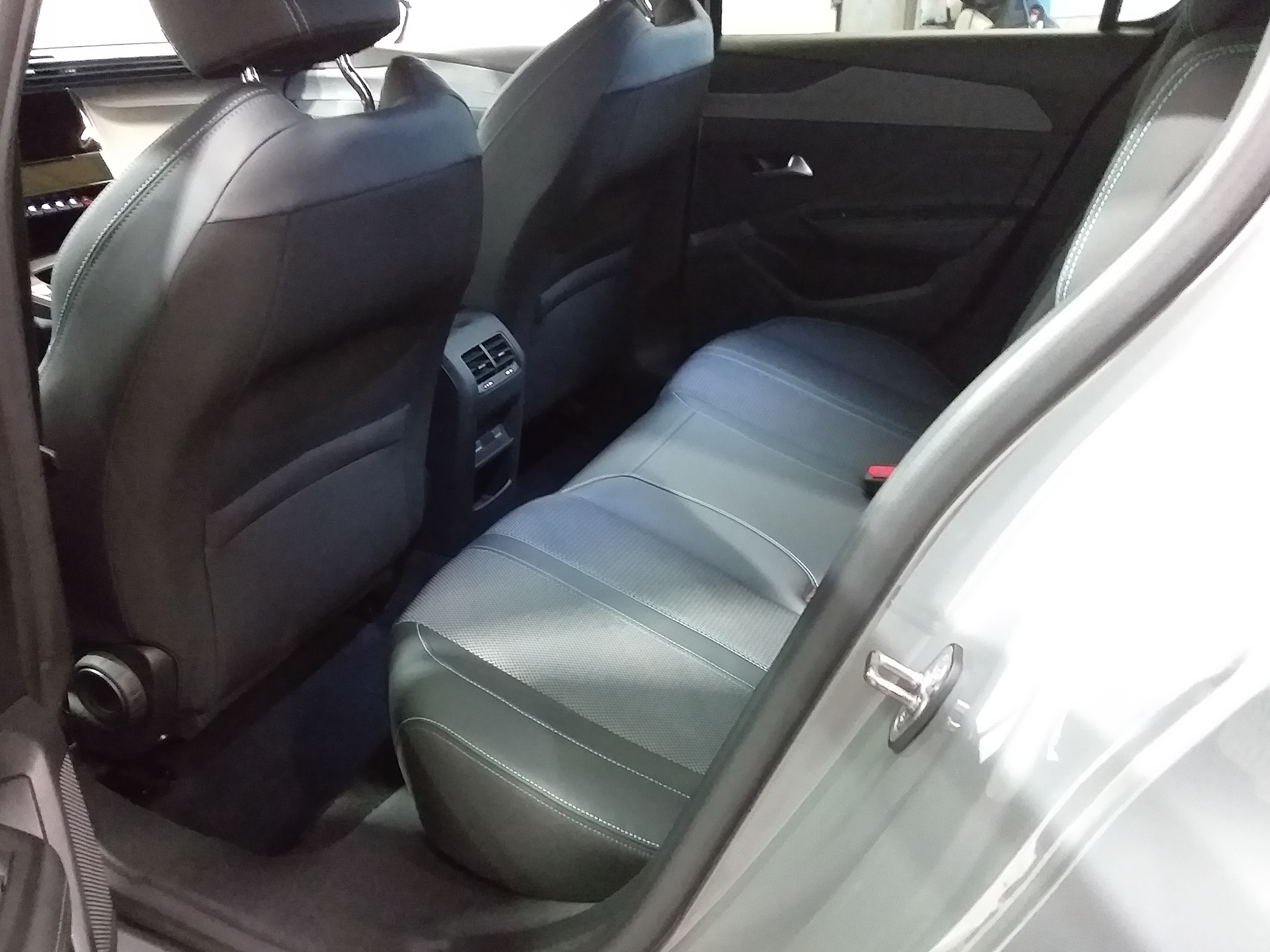 Photo 25 du véhicule PEUGEOT 308