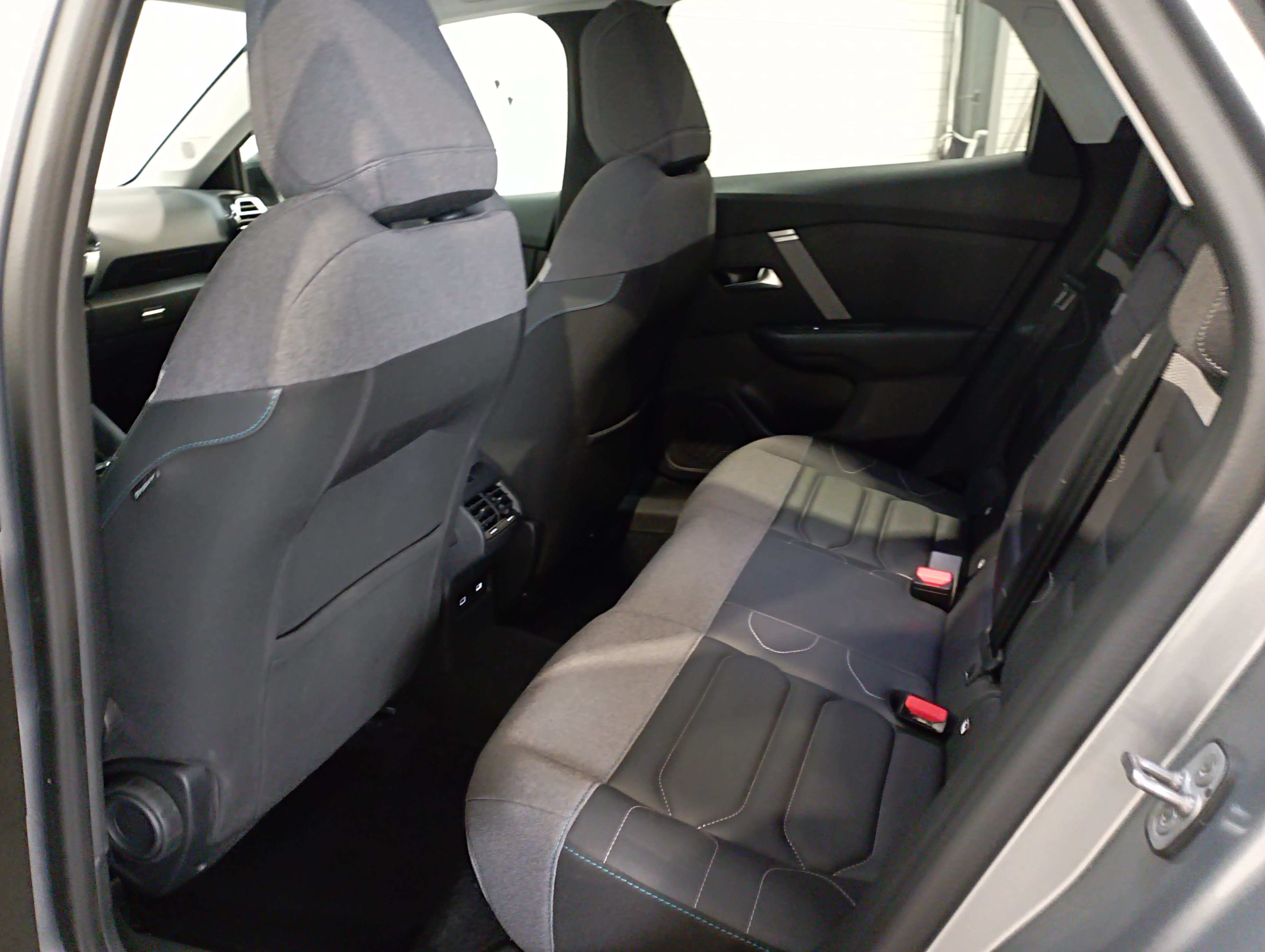 Photo 14 du véhicule CITROEN C4