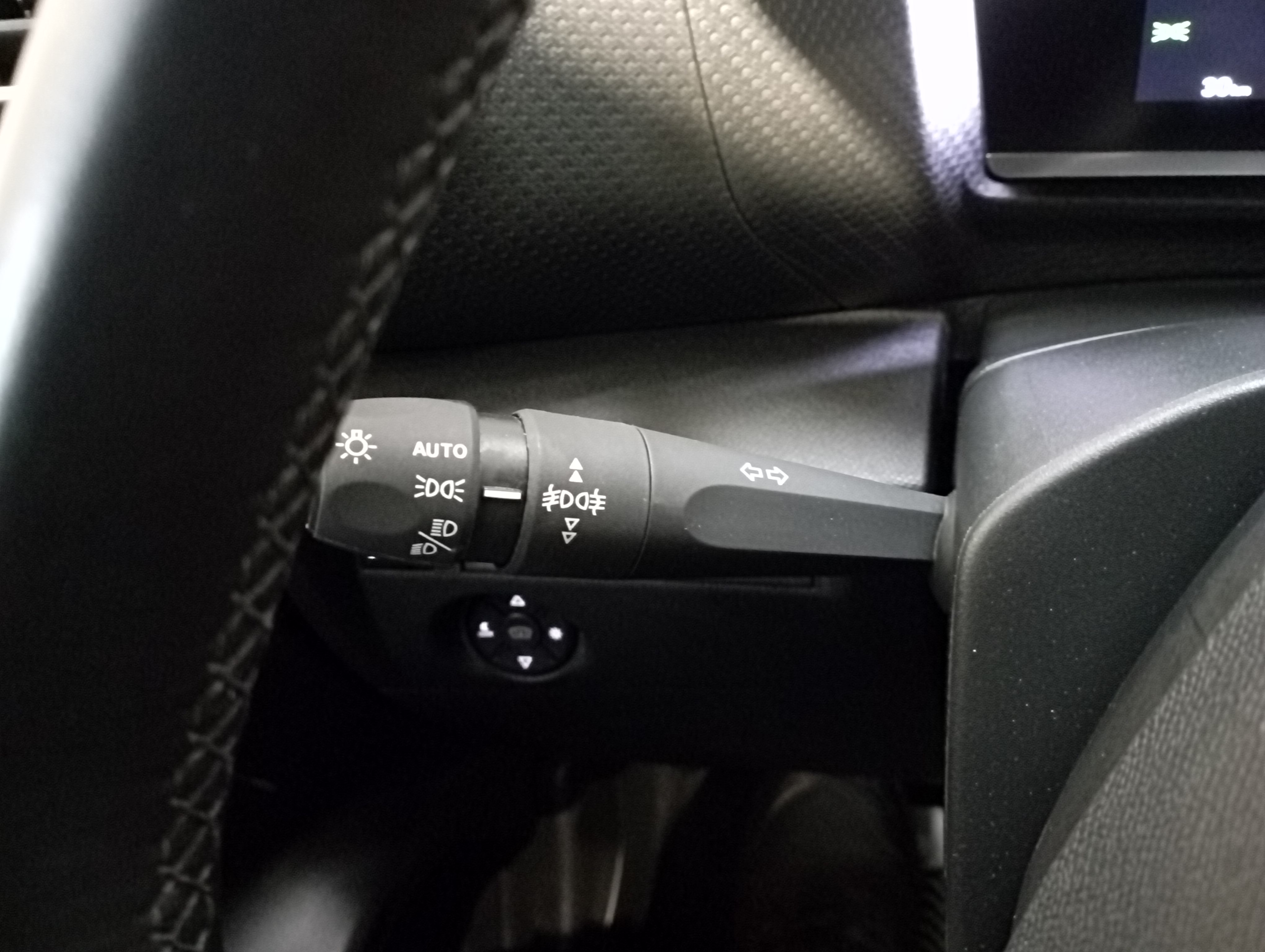 Photo 32 du véhicule CITROEN C4