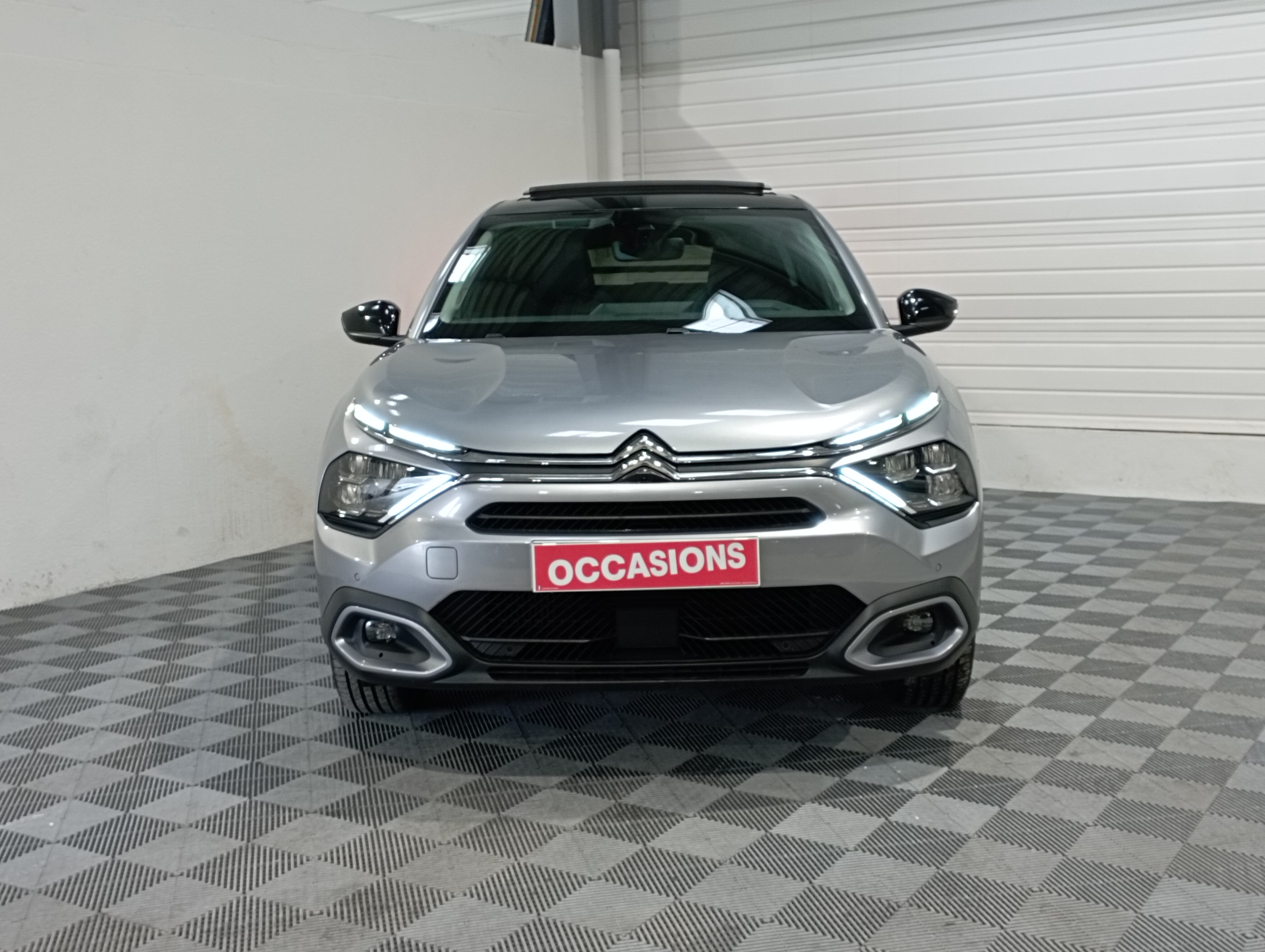Photo 2 du véhicule CITROEN C4