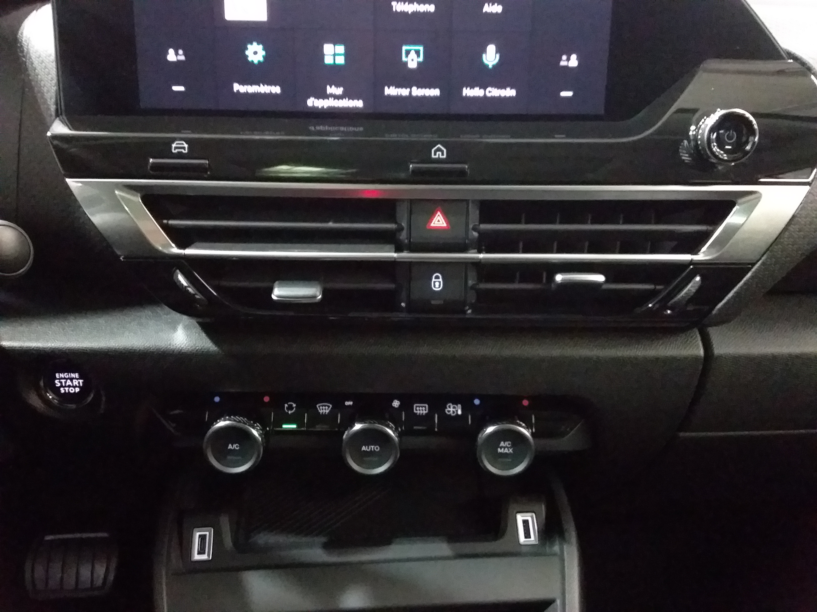 Photo 21 du véhicule CITROEN C4 X