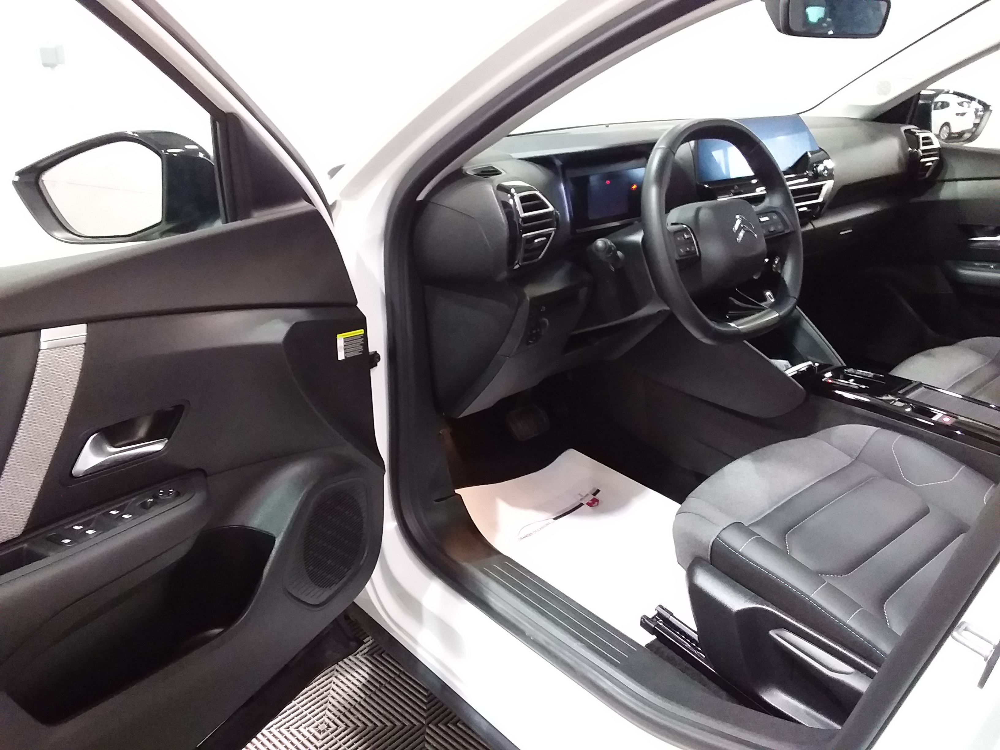 Photo 13 du véhicule CITROEN C4 X