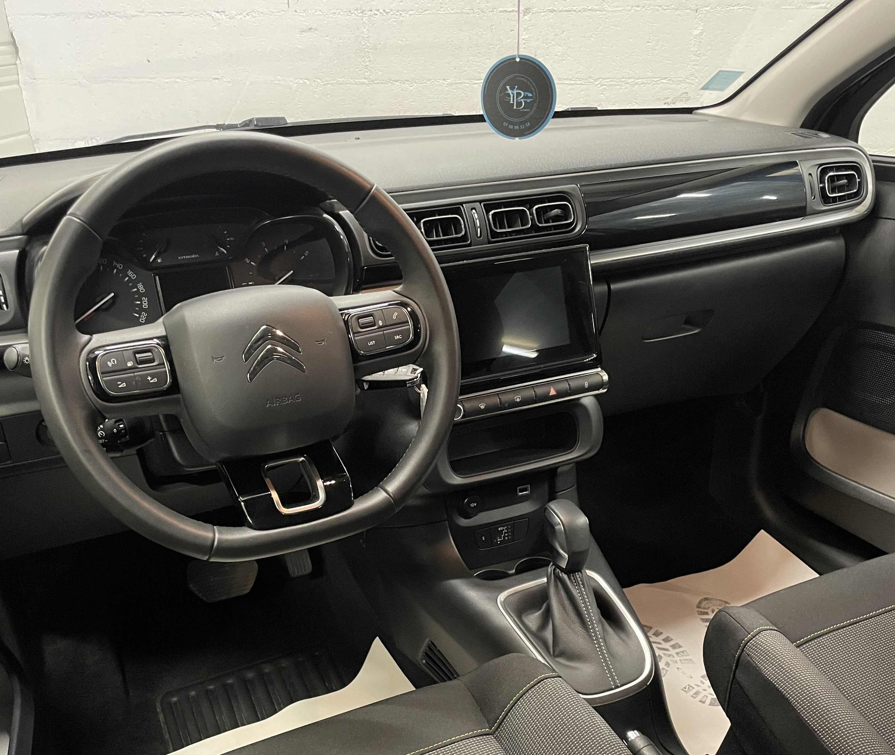 Photo 2 du véhicule CITROEN C3