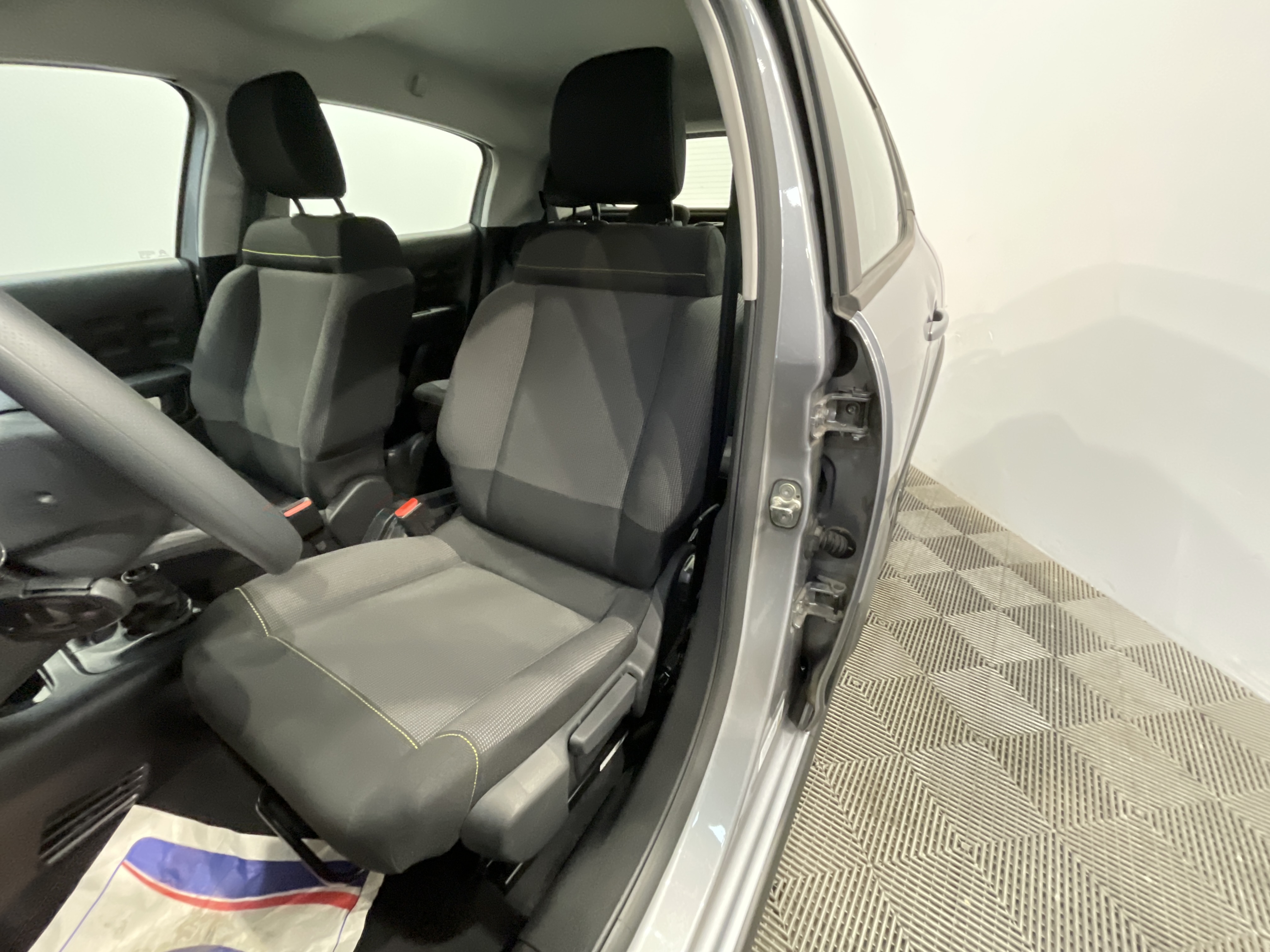 Photo 9 du véhicule CITROEN C3