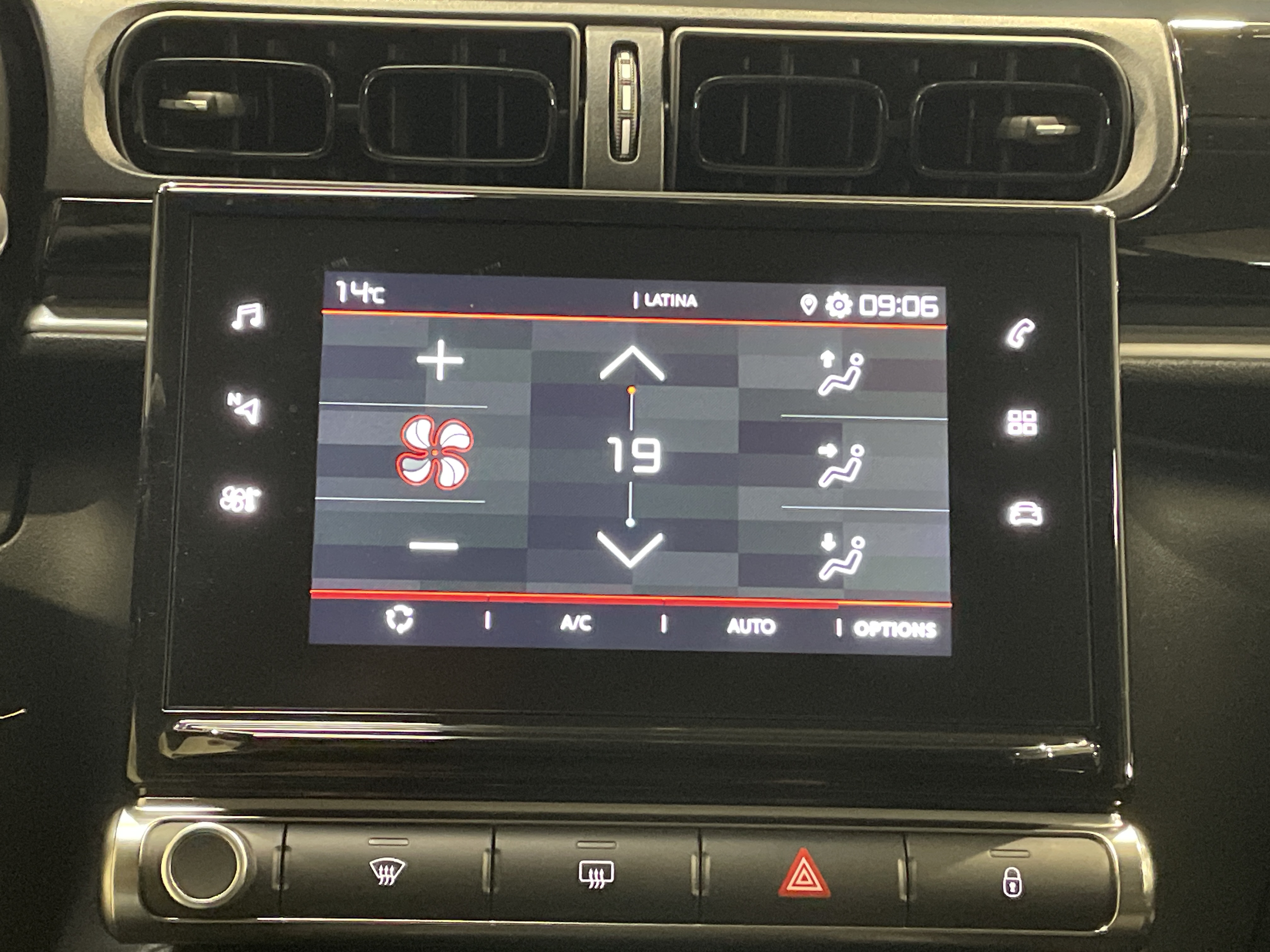 Photo 14 du véhicule CITROEN C3