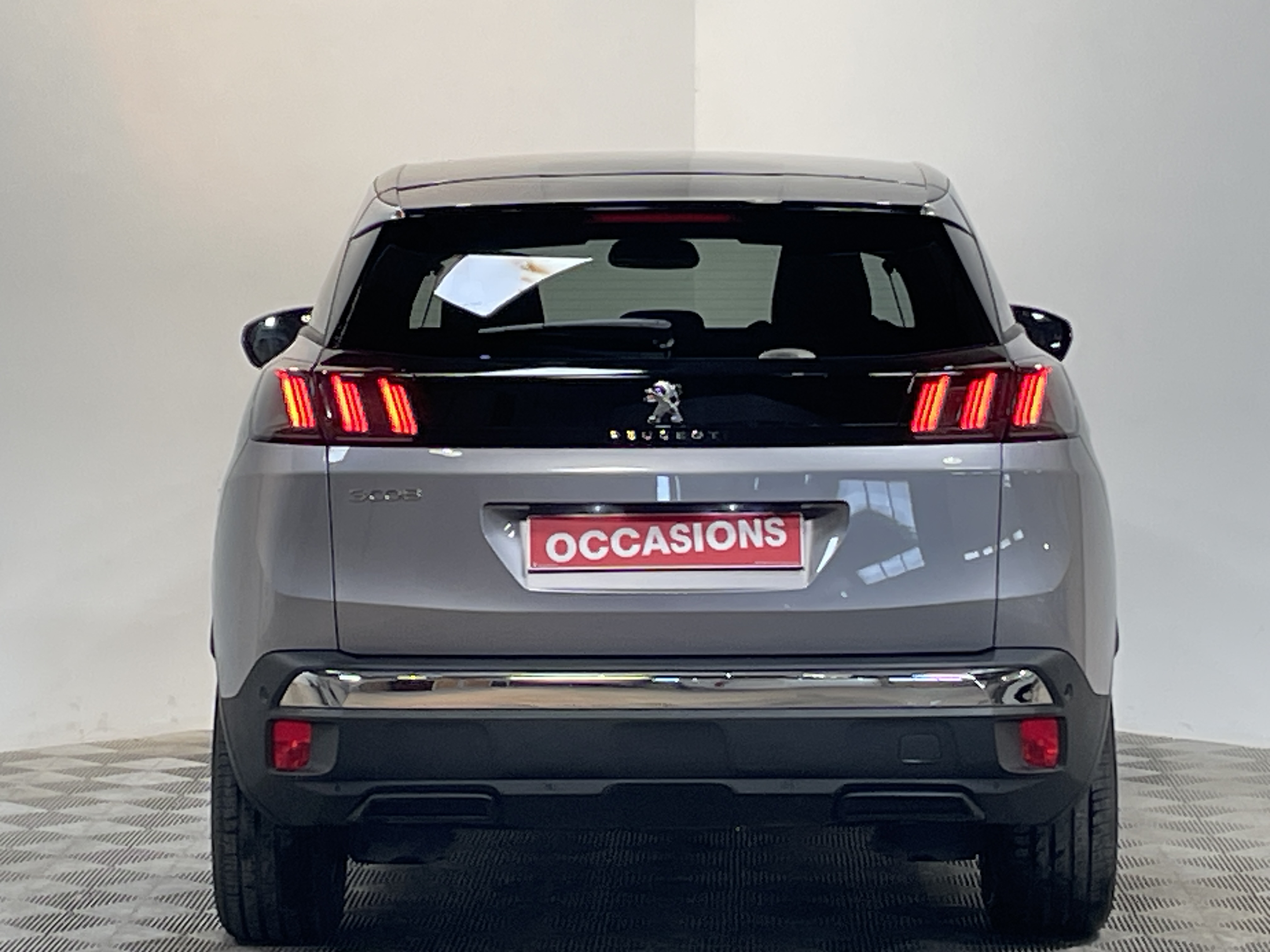 Photo 6 du véhicule PEUGEOT 3008