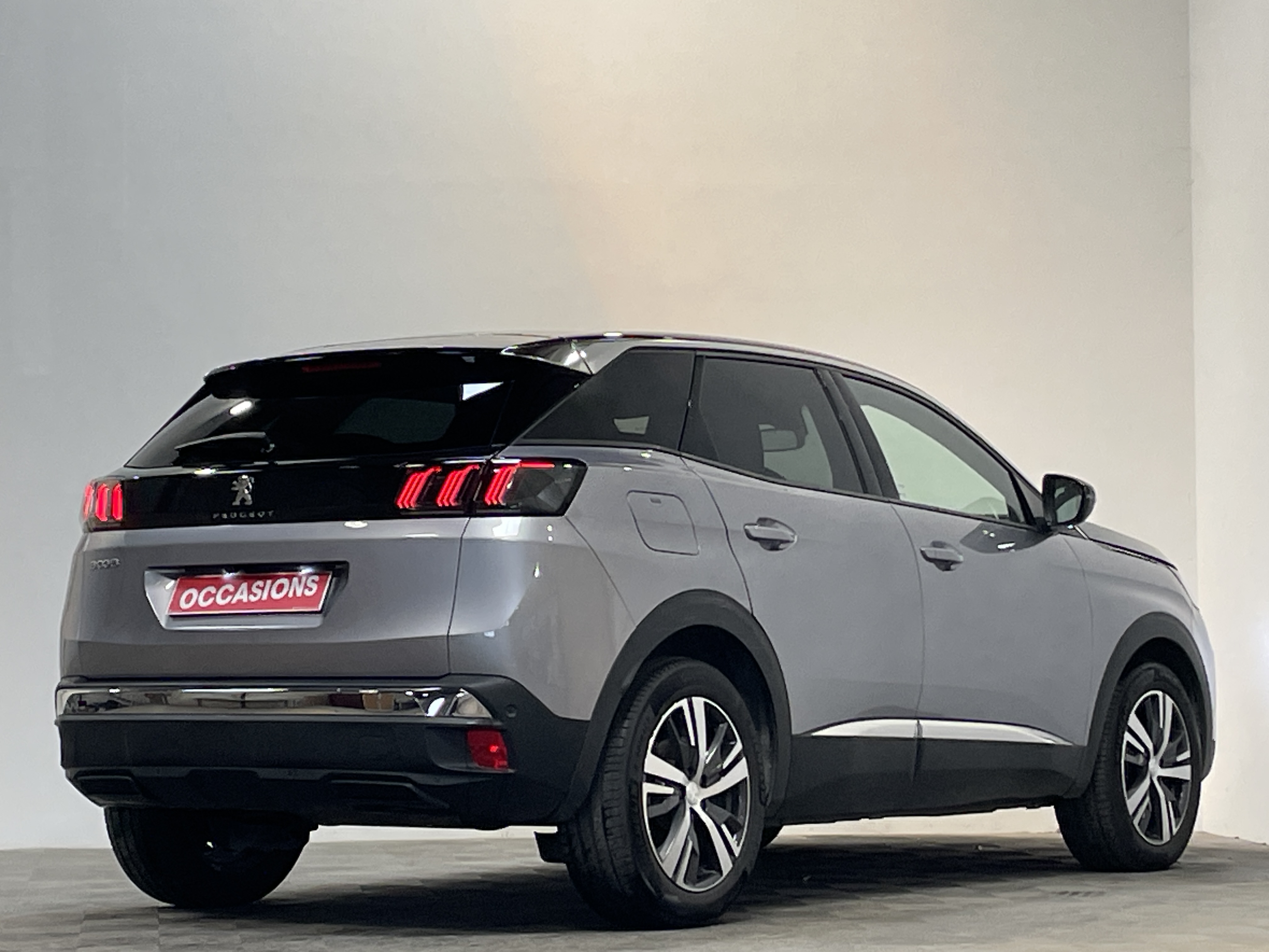 Photo 3 du véhicule PEUGEOT 3008