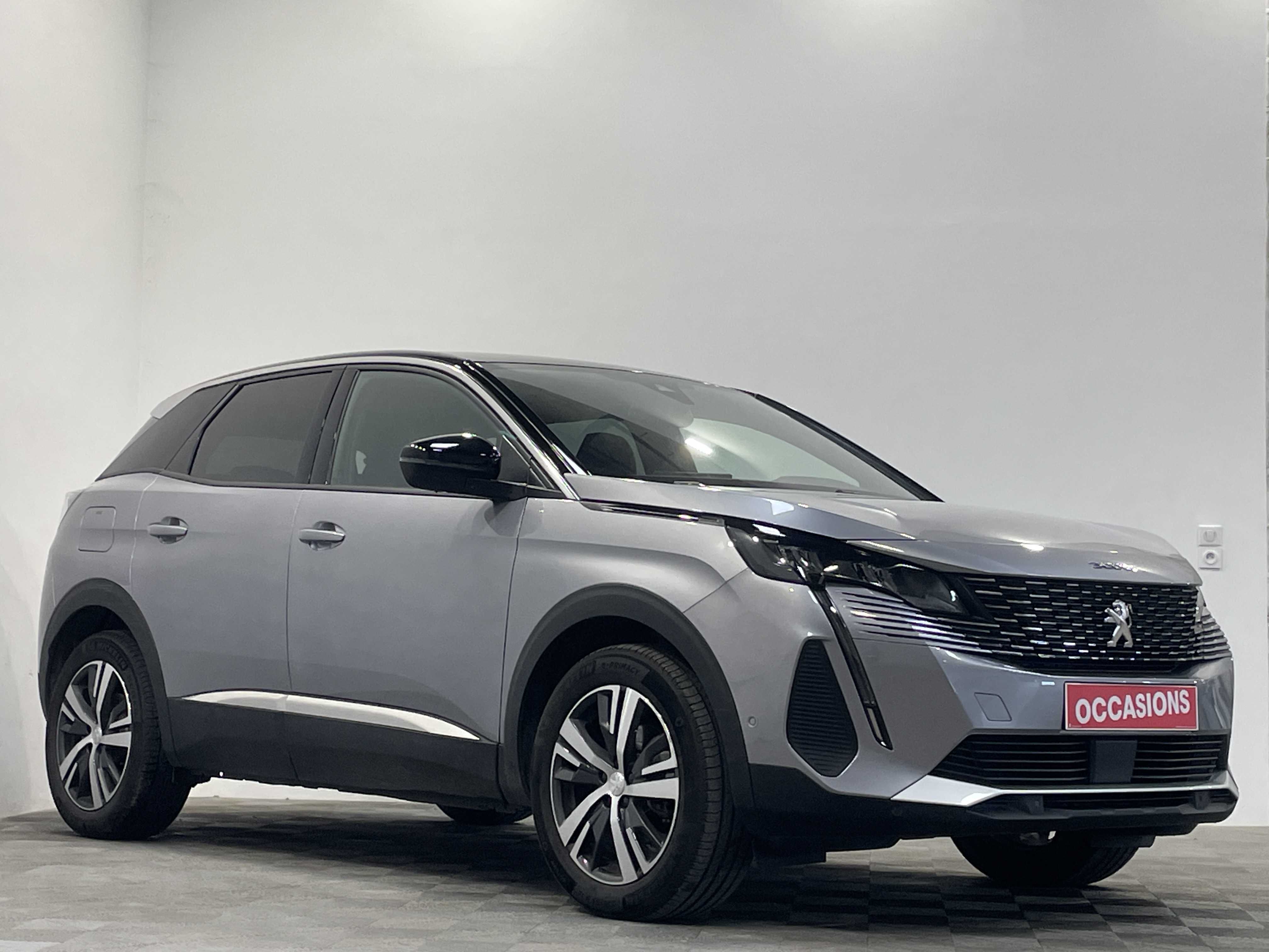 Photo 2 du véhicule PEUGEOT 3008