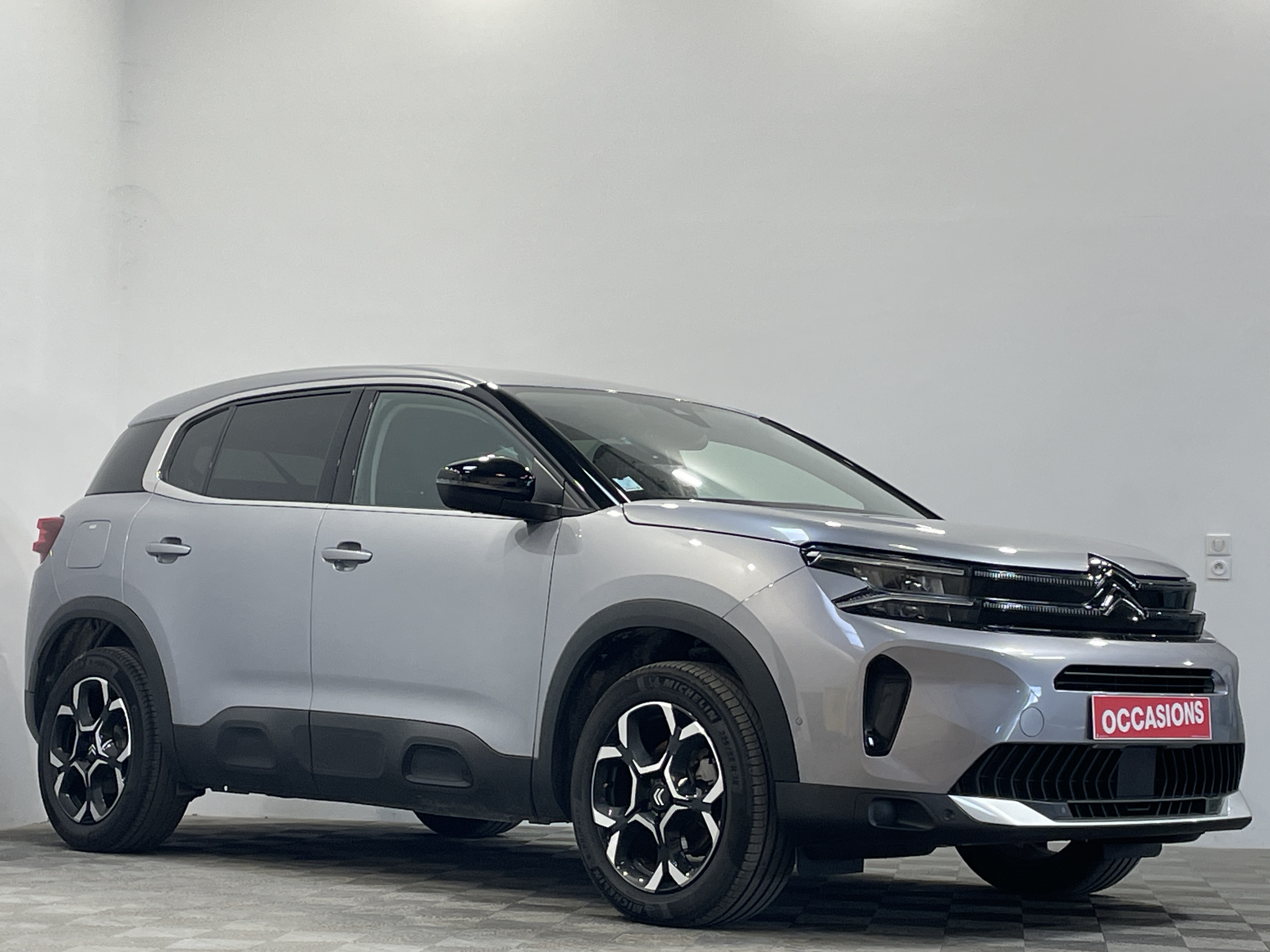 Photo 2 du véhicule CITROEN C5 AIRCROSS