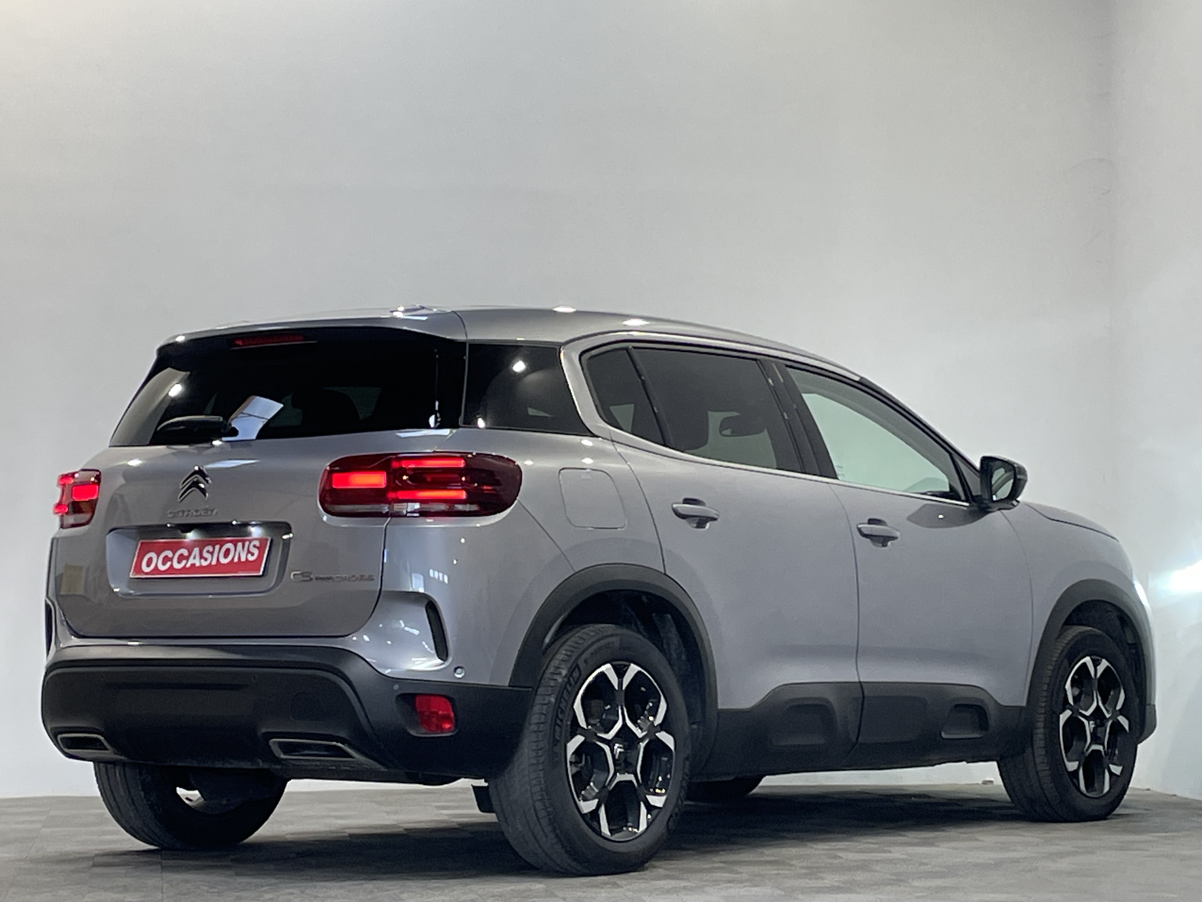 Photo 3 du véhicule CITROEN C5 AIRCROSS