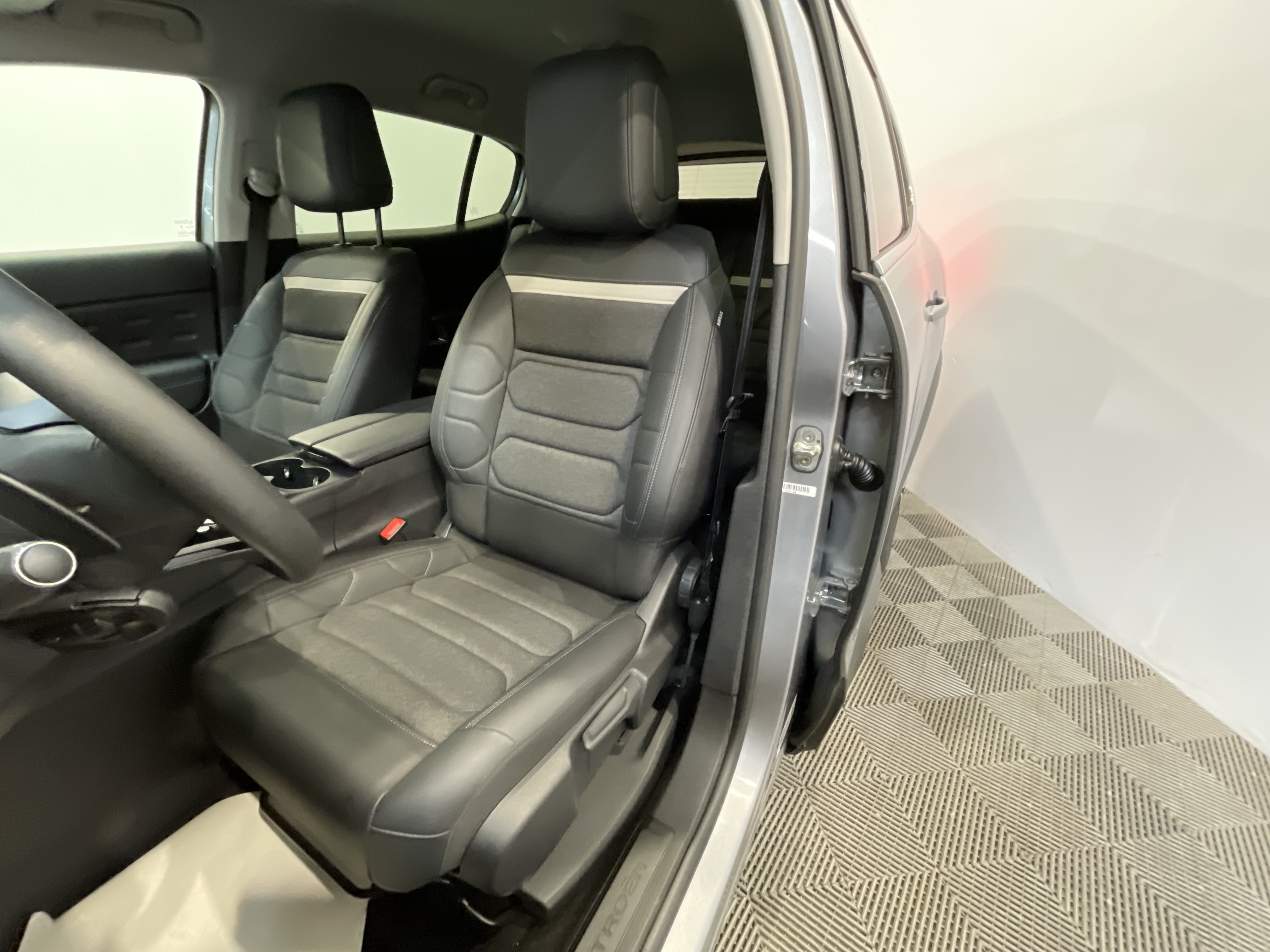 Photo 9 du véhicule CITROEN C5 AIRCROSS