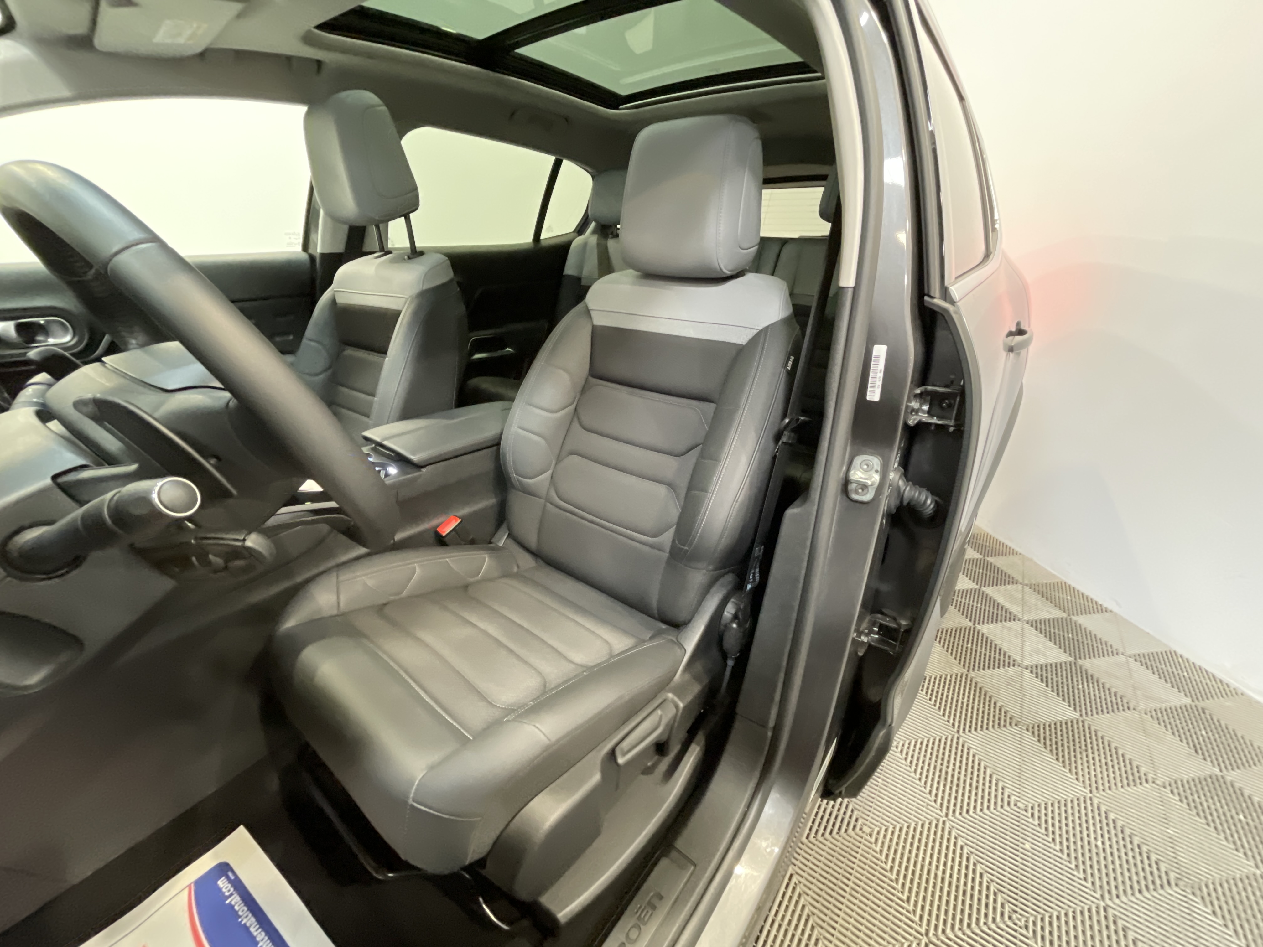 Photo 9 du véhicule CITROEN C5 AIRCROSS