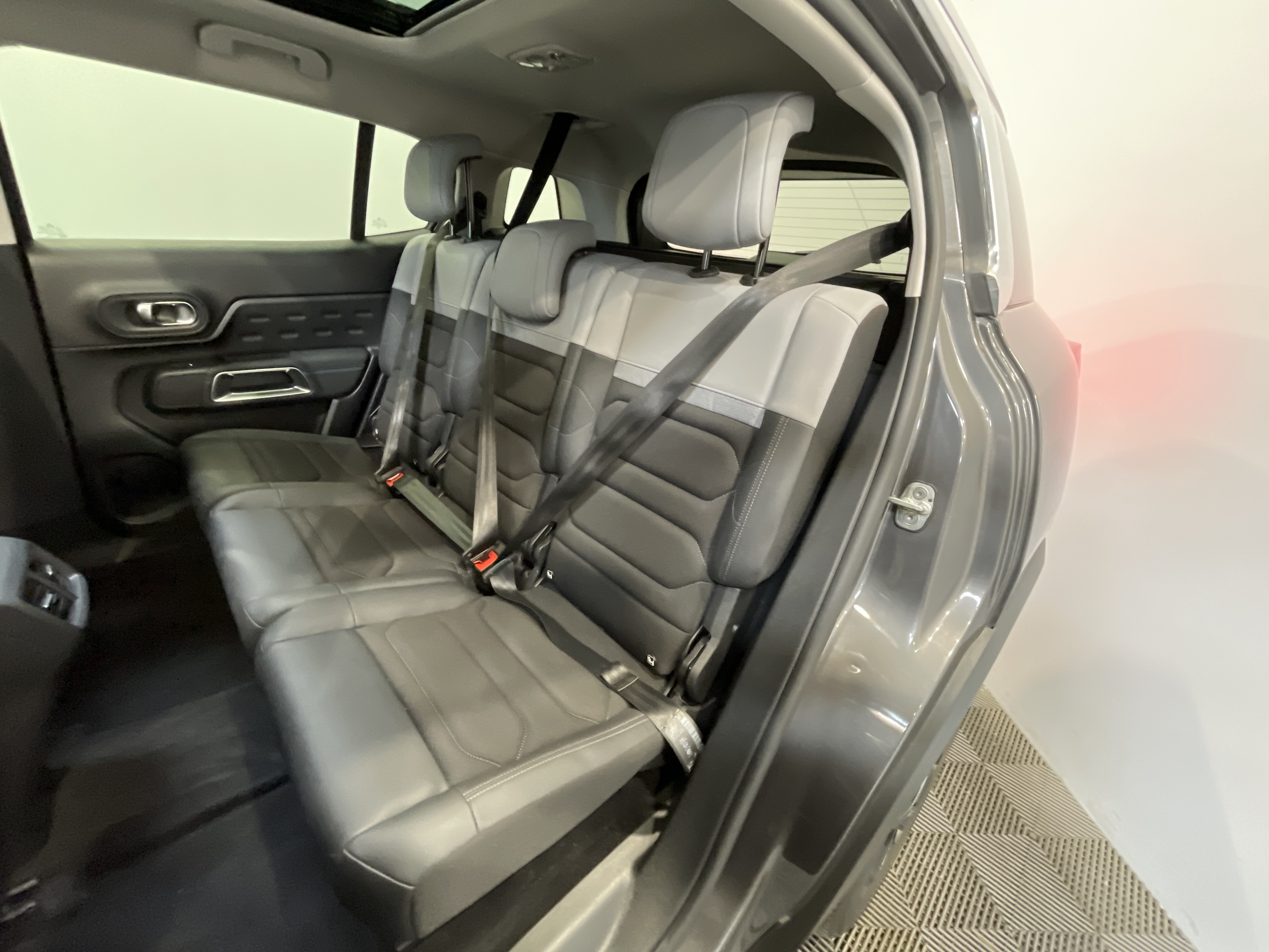 Photo 10 du véhicule CITROEN C5 AIRCROSS