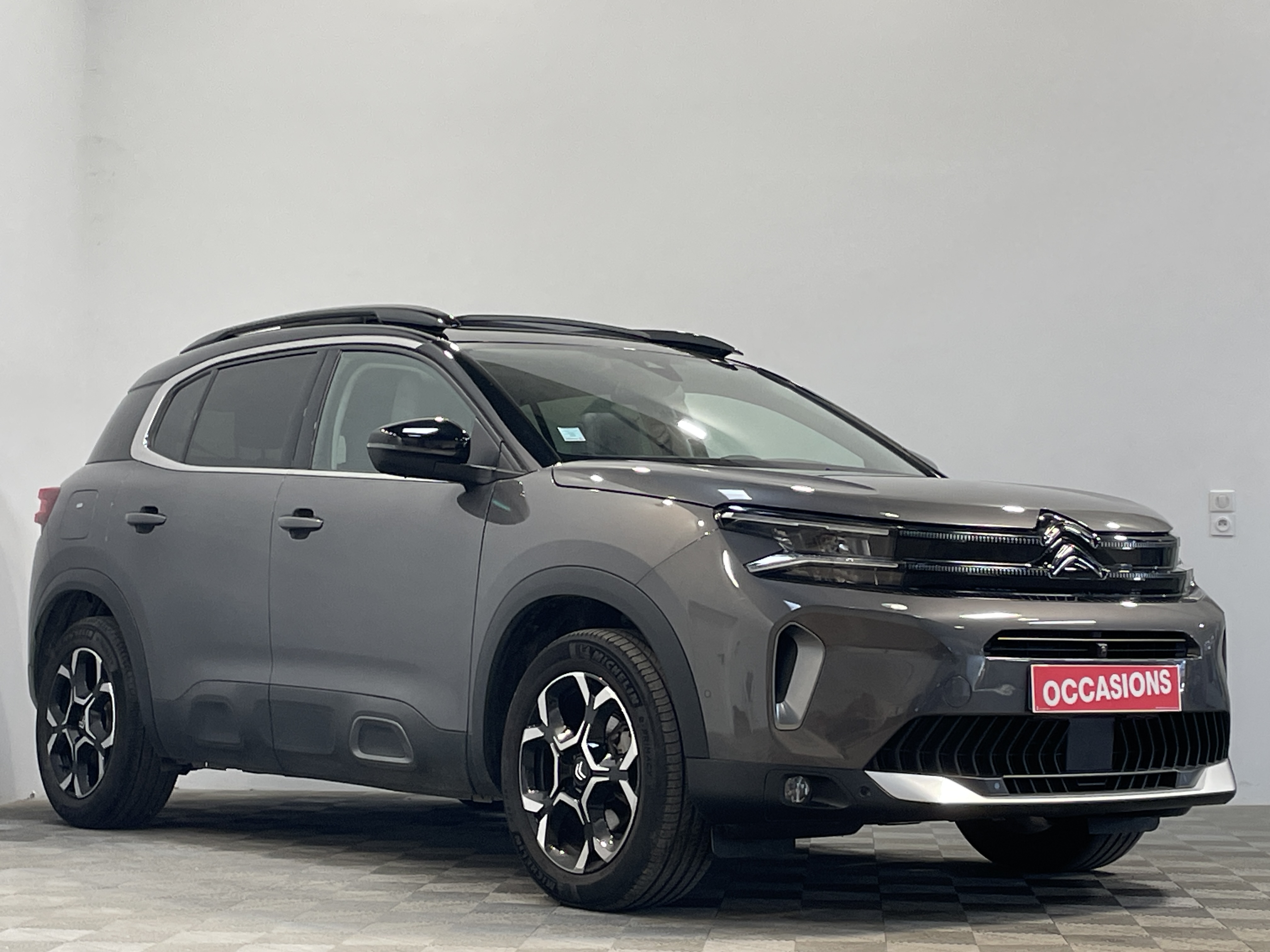 Photo 2 du véhicule CITROEN C5 AIRCROSS