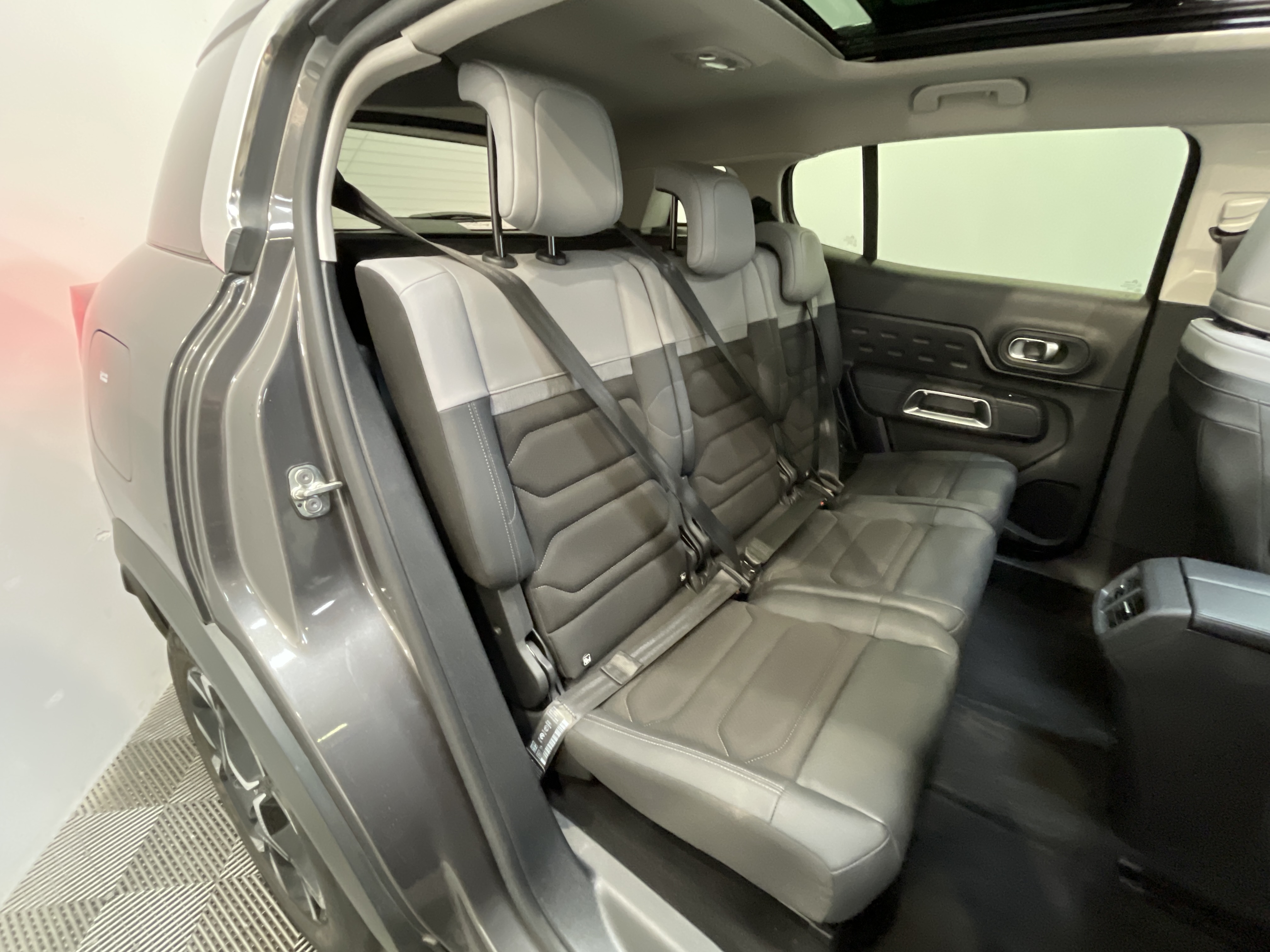 Photo 44 du véhicule CITROEN C5 AIRCROSS
