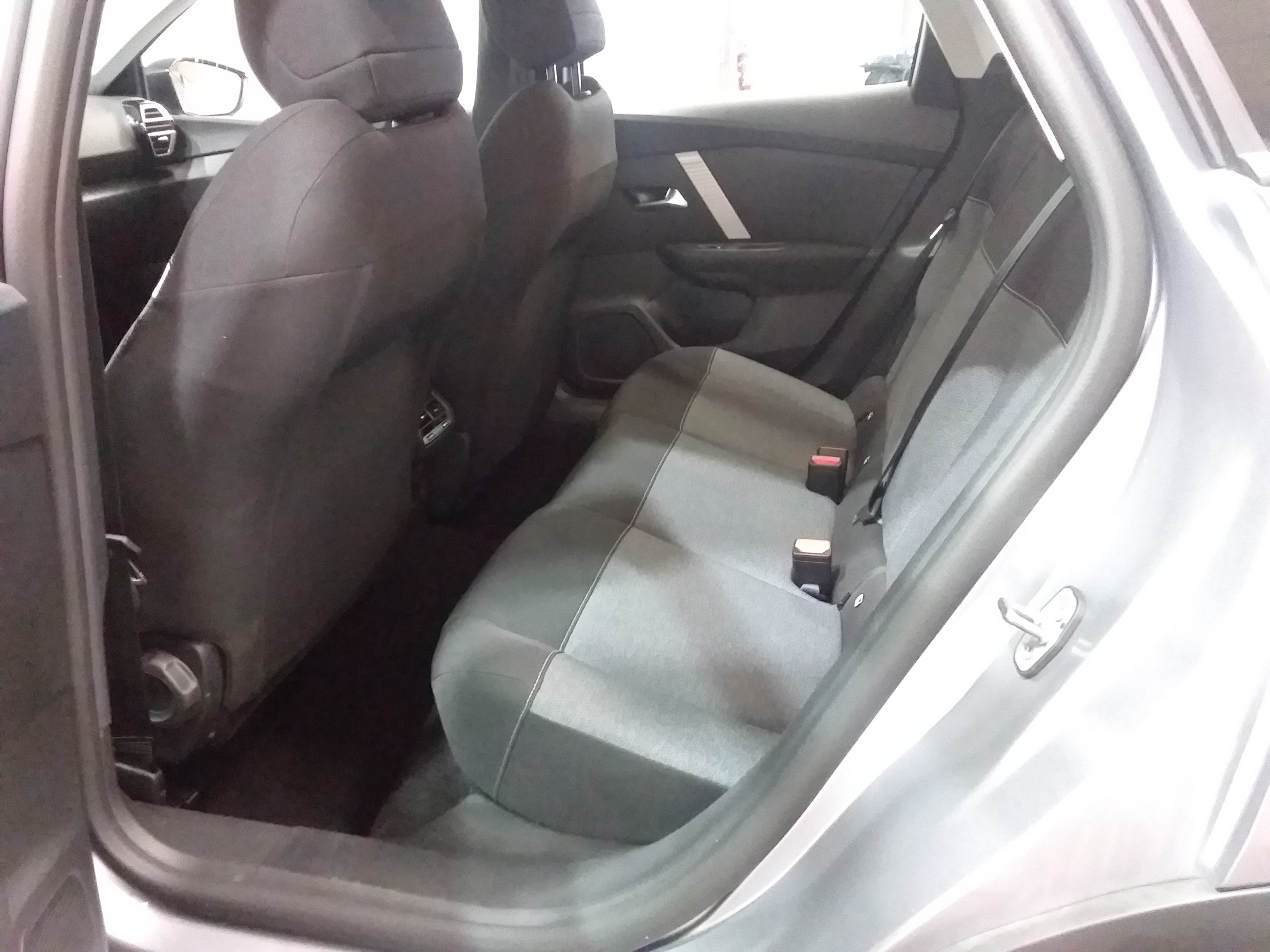 Photo 22 du véhicule CITROEN C4